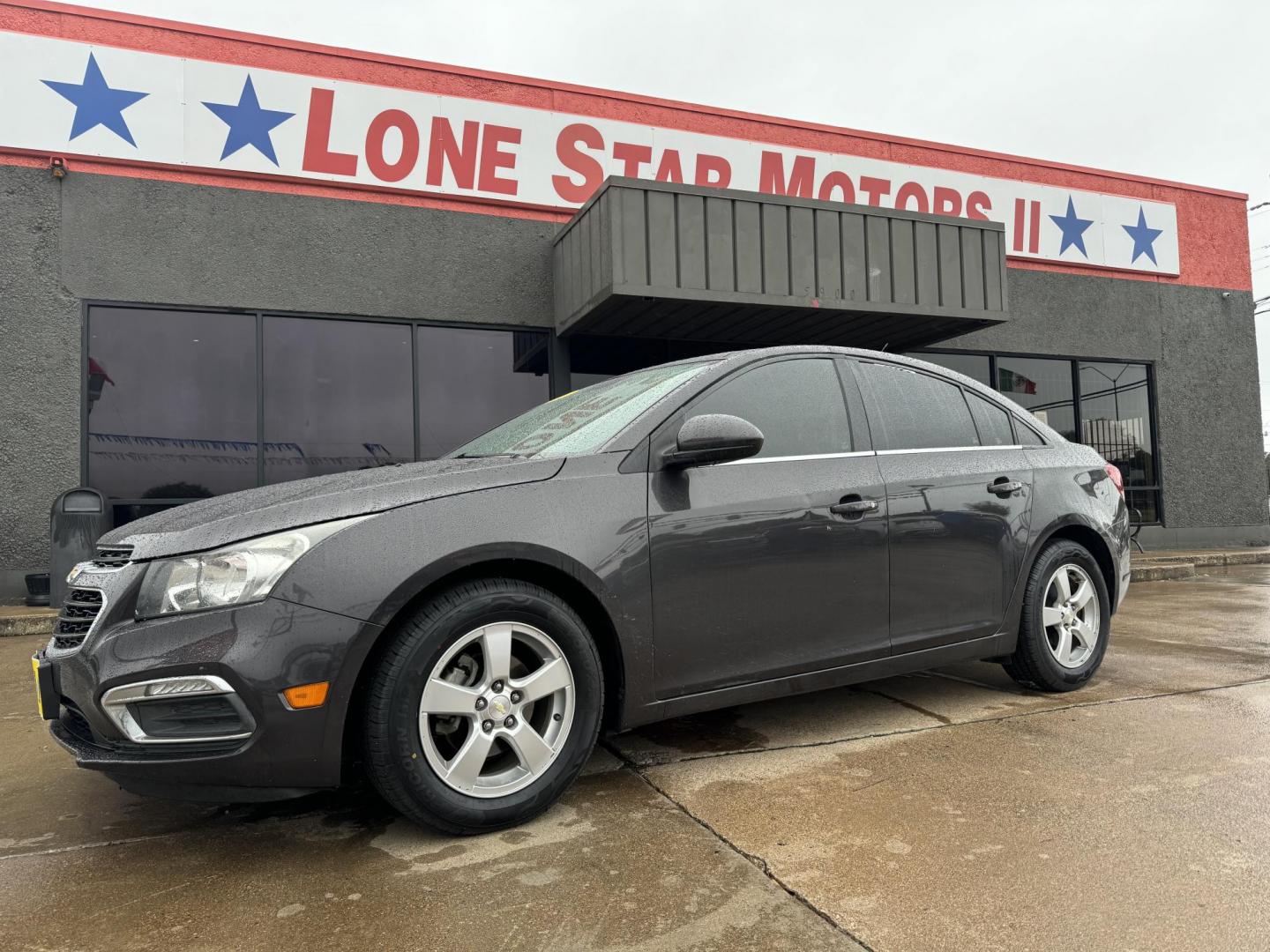 2016 GRAY /Gray CHEVROLET CRUZE LIMITED 1LT Auto 4dr Sedan w/1SD (1G1PE5SB9G7) with an 1.4L I4 Turbocharger engine, Automatic 6-Speed transmission, located at 5900 E. Lancaster Ave., Fort Worth, TX, 76112, (817) 457-5456, 0.000000, 0.000000 - This is a 2016 Chevrolet Cruze Limited 1LT Auto 4dr Sedan w/1SD that is in excellent condition. There are no dents or scratches. The interior is clean with no rips or tears or stains. All power windows, door locks and seats. Ice cold AC for those hot Texas summer days. It is equipped with a CD playe - Photo#1