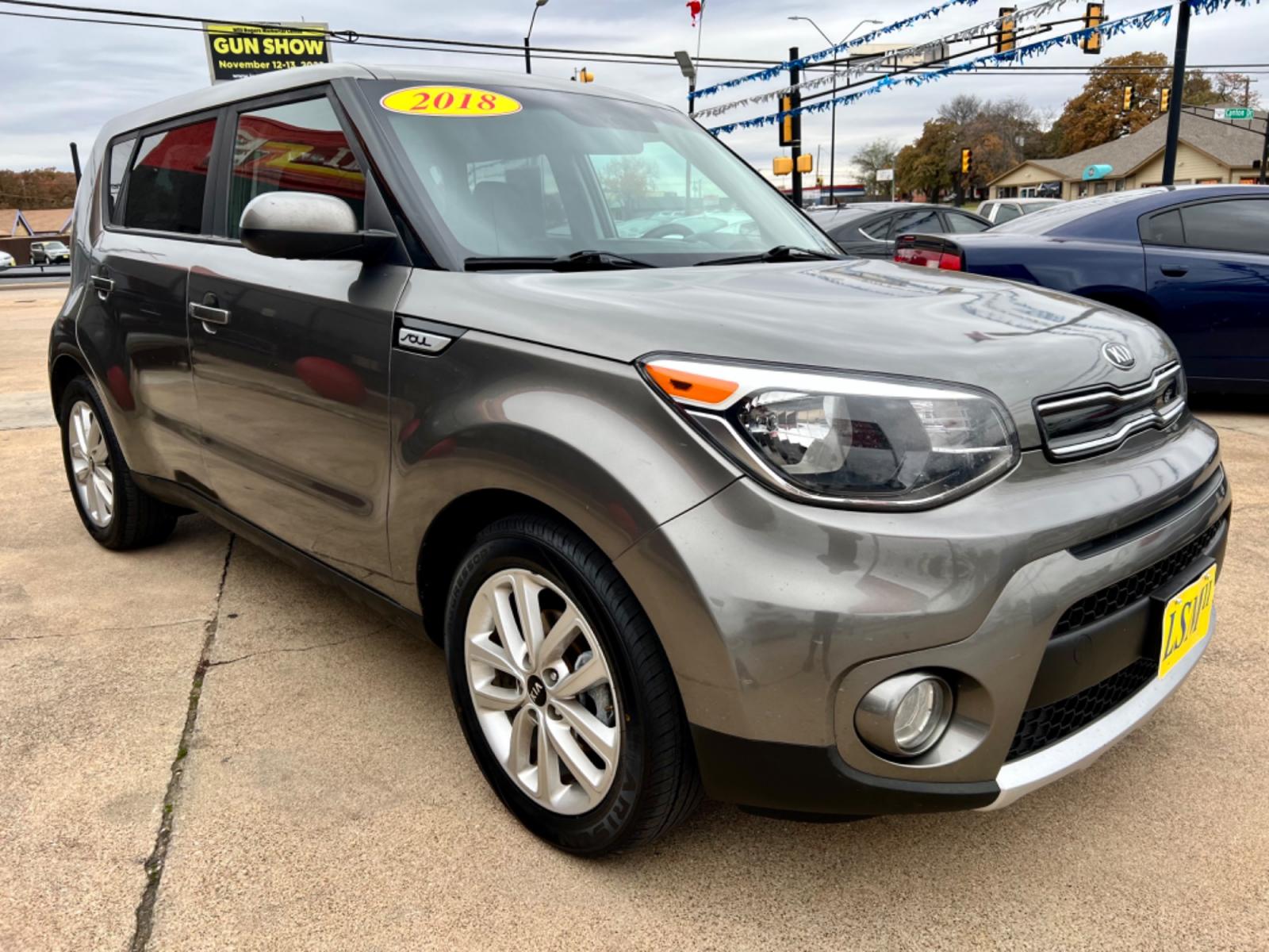 2018 GRAY /Gray KIA SOUL + 4dr Crossover (KNDJP3A58J7) with an 2.0L I4 engine, Automatic 6-Speed transmission, located at 5900 E. Lancaster Ave., Fort Worth, TX, 76112, (817) 457-5456, 0.000000, 0.000000 - This is a 2018 Kia Soul + 4dr Crossover that is in excellent condition. There are no dents or scratches. The interior is clean with no rips or tears or stains. All power windows, door locks and seats. Ice cold AC for those hot Texas summer days. It is equipped with a CD player, AM/FM radio, AUX port - Photo #7