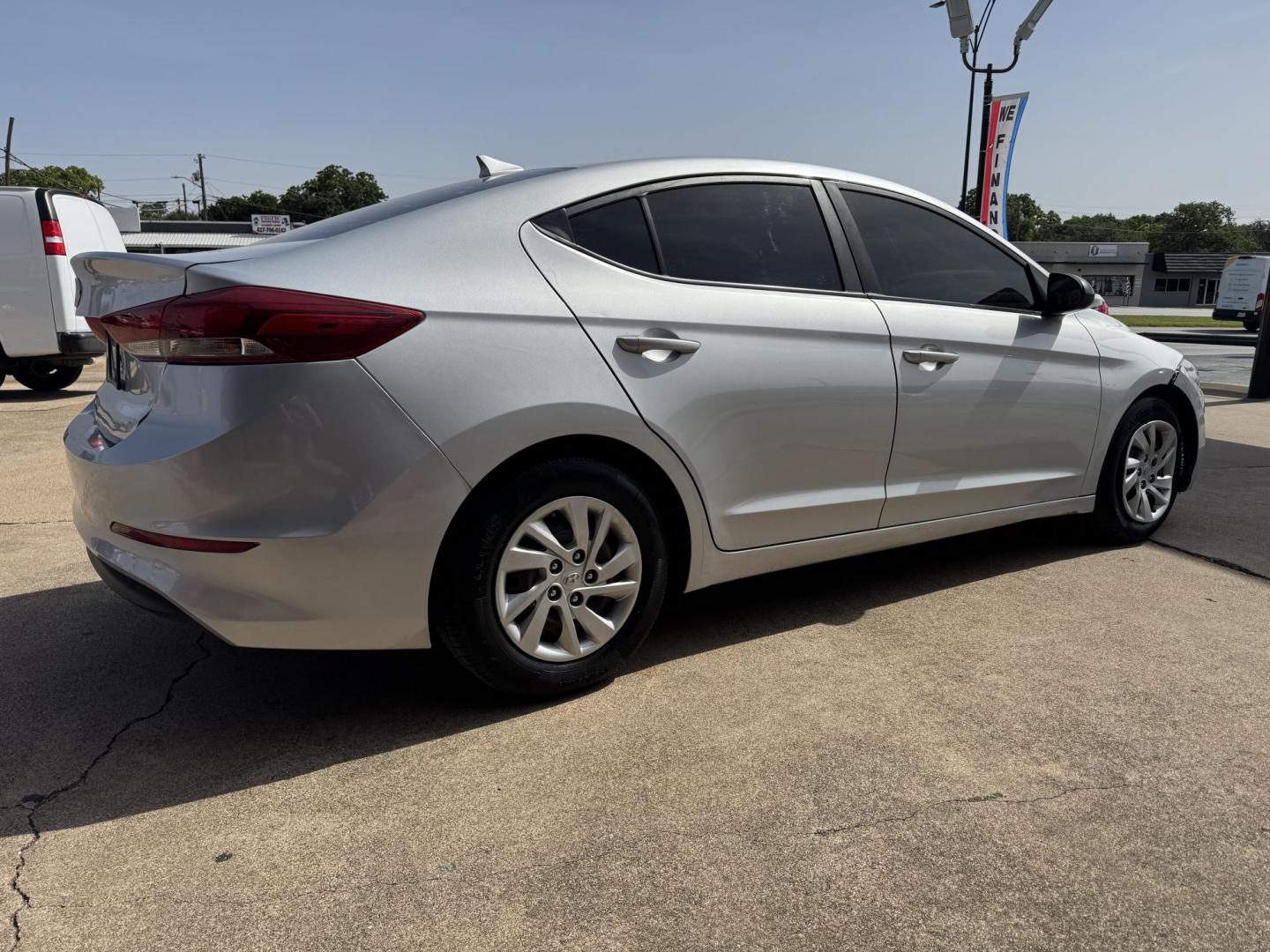 2017 SILVER /Gray HYUNDAI ELANTRA SE 4dr Sedan 6A (US) (5NPD74LFXHH) with an 2.0L I4 engine, Automatic 6-Speed transmission, located at 5900 E. Lancaster Ave., Fort Worth, TX, 76112, (817) 457-5456, 0.000000, 0.000000 - This is a 2017 HYUNDAI ELANTRA 4 DOOR SEDAN that is in excellent condition. There are no dents or scratches. The interior is clean with no rips or tears or stains. All power windows, door locks and seats. Ice cold AC for those hot Texas summer days. It is equipped with a CD player, AM/FM radio, AUX - Photo#3