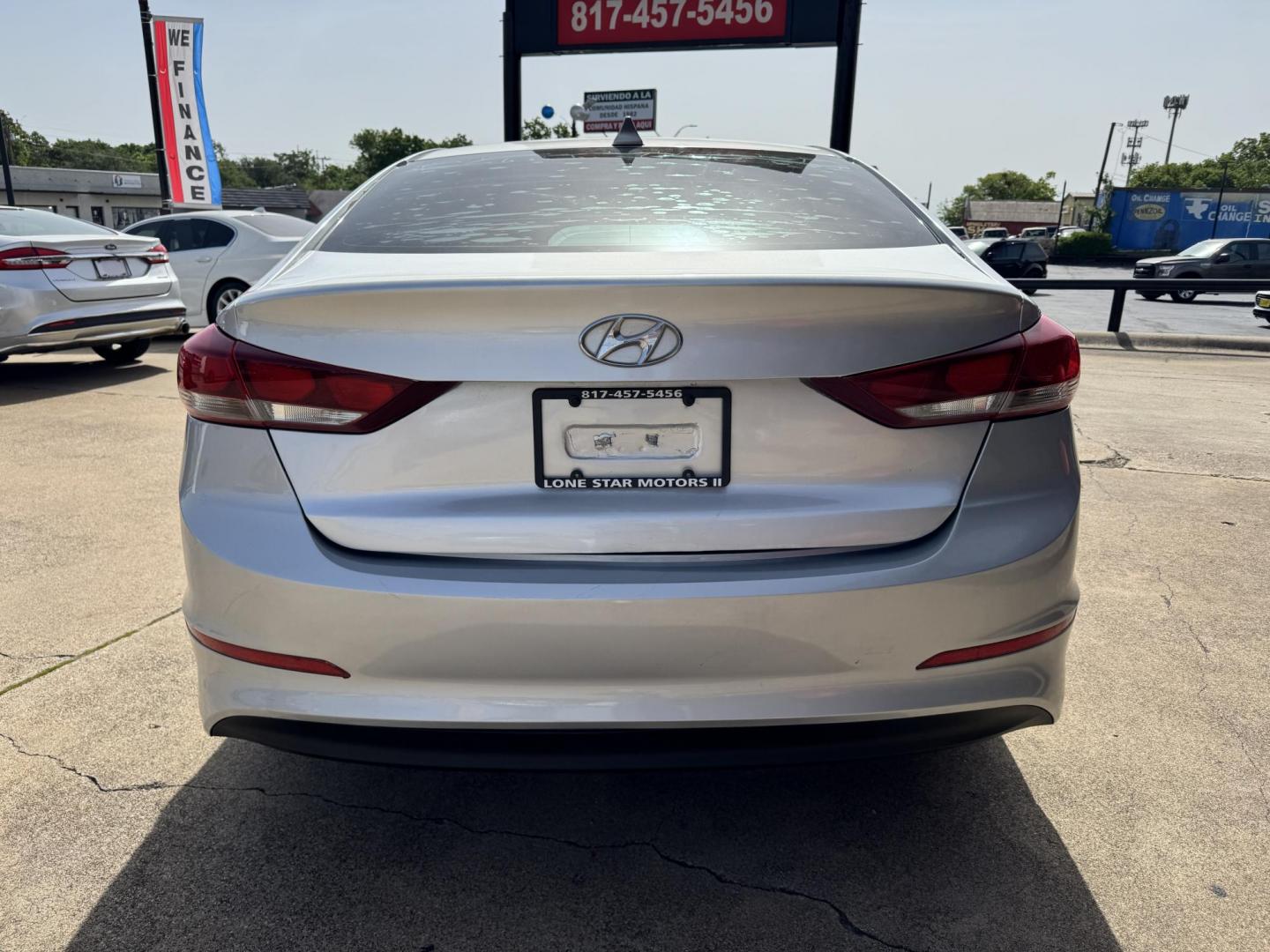 2017 SILVER /Gray HYUNDAI ELANTRA SE 4dr Sedan 6A (US) (5NPD74LFXHH) with an 2.0L I4 engine, Automatic 6-Speed transmission, located at 5900 E. Lancaster Ave., Fort Worth, TX, 76112, (817) 457-5456, 0.000000, 0.000000 - This is a 2017 HYUNDAI ELANTRA 4 DOOR SEDAN that is in excellent condition. There are no dents or scratches. The interior is clean with no rips or tears or stains. All power windows, door locks and seats. Ice cold AC for those hot Texas summer days. It is equipped with a CD player, AM/FM radio, AUX - Photo#4