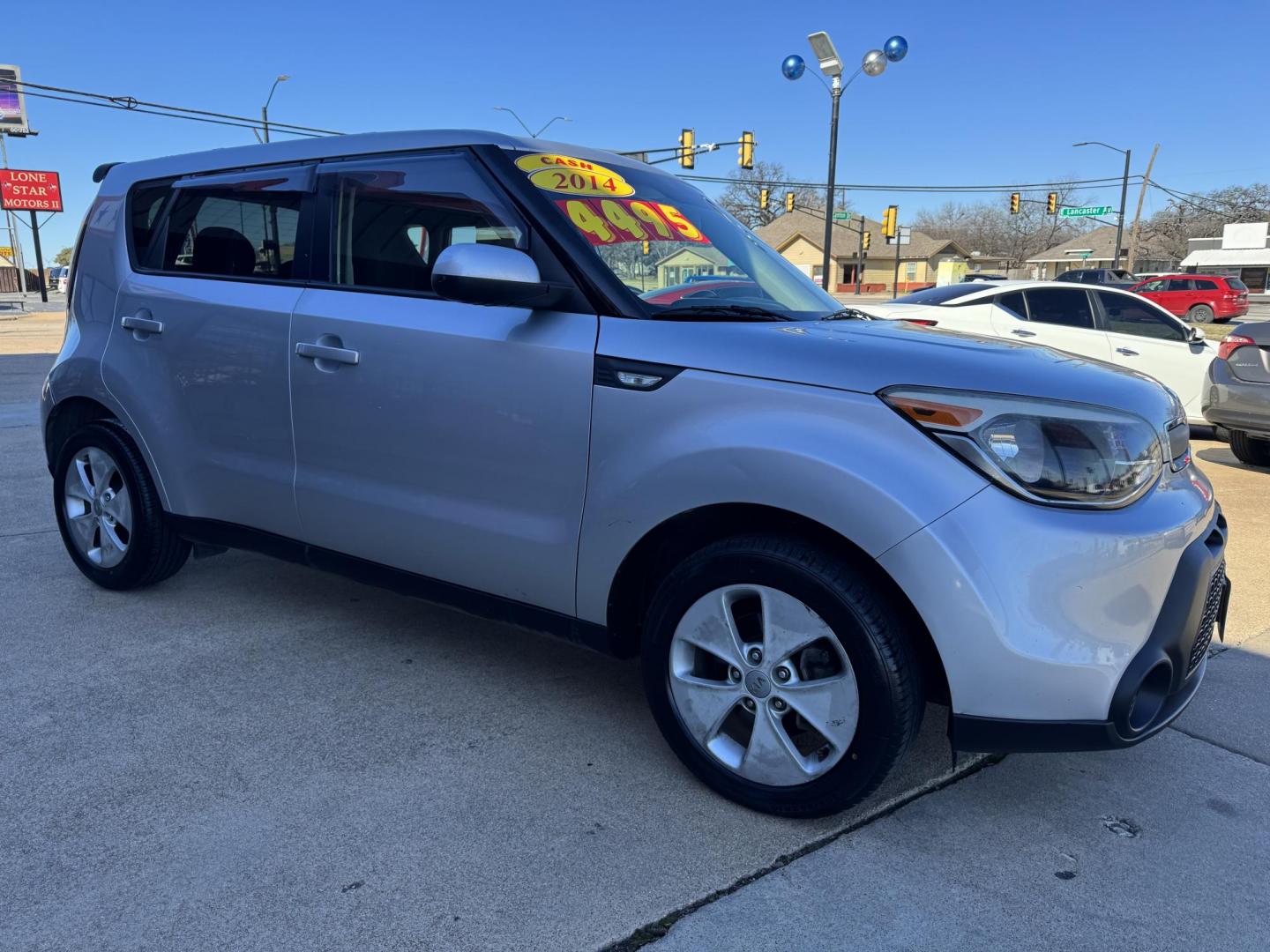 2014 SILVER /Gray KIA SOUL Base 4dr Crossover 6A (KNDJN2A27E7) with an 1.6L I4 engine, Automatic 6-Speed transmission, located at 5900 E. Lancaster Ave., Fort Worth, TX, 76112, (817) 457-5456, 0.000000, 0.000000 - This is a 2014 Kia Soul Base 4dr Crossover 6A. All power windows, door locks and seats. Ice cold AC for those hot Texas summer days. It is equipped with a CD player, AM/FM radio, AUX port, Bluetooth connectivity and Sirius XM radio capability. It runs and drives like new. The tires are like new with - Photo#3