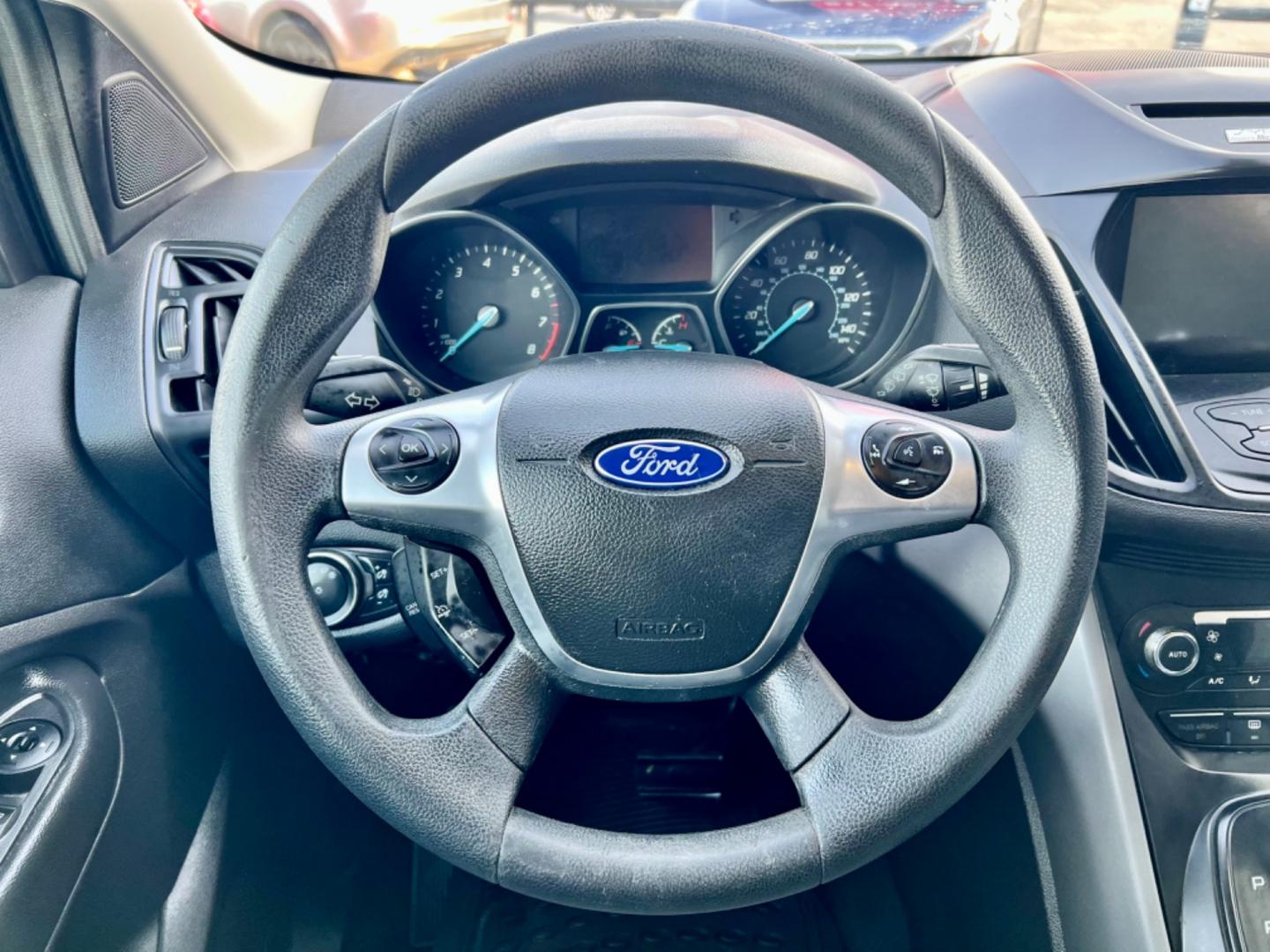 2015 GRAY /Gray FORD ESCAPE SE 4dr SUV (1FMCU0GX9FU) with an 1.6L I4 engine, Automatic 6-Speed transmission, located at 5900 E. Lancaster Ave., Fort Worth, TX, 76112, (817) 457-5456, 0.000000, 0.000000 - This is a 2015 Ford Escape SE 4dr SUV that is in excellent condition. There are no dents or scratches. The interior is clean with no rips or tears or stains. All power windows, door locks and seats. Ice cold AC for those hot Texas summer days. It is equipped with a CD player, AM/FM radio, AUX port, - Photo#19