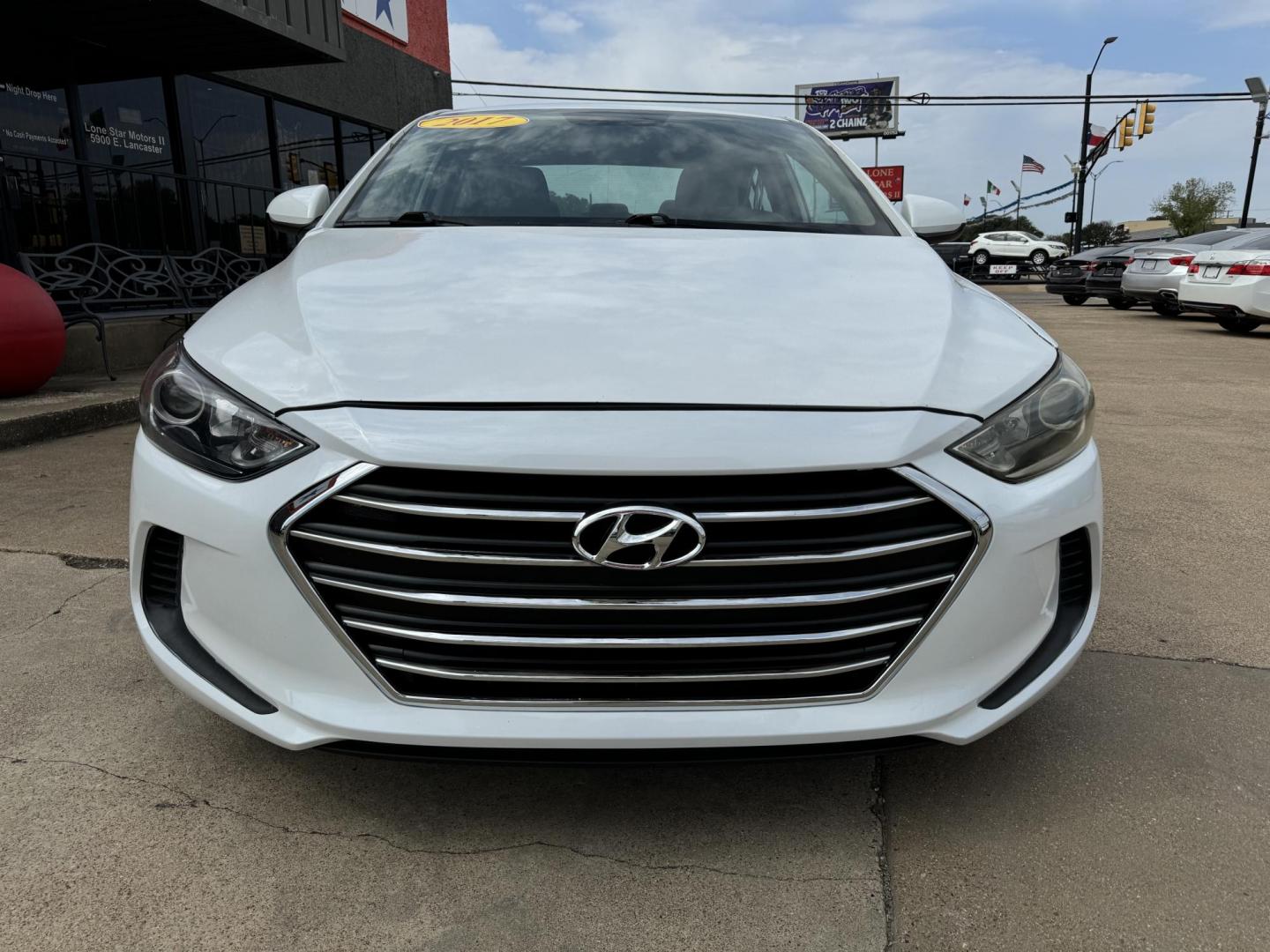 2017 WHITE /Beige HYUNDAI ELANTRA Limited 4dr Sedan (US) (5NPD84LF3HH) with an 2.0L I4 engine, Automatic 6-Speed transmission, located at 5900 E. Lancaster Ave., Fort Worth, TX, 76112, (817) 457-5456, 0.000000, 0.000000 - This is a 2017 Hyundai Elantra Limited 4dr Sedan that is in excellent condition. There are no dents or scratches. The interior is clean with no rips or tears or stains. All power windows, door locks and seats. Ice cold AC for those hot Texas summer days. It is equipped with a CD player, AM/FM radio, - Photo#2