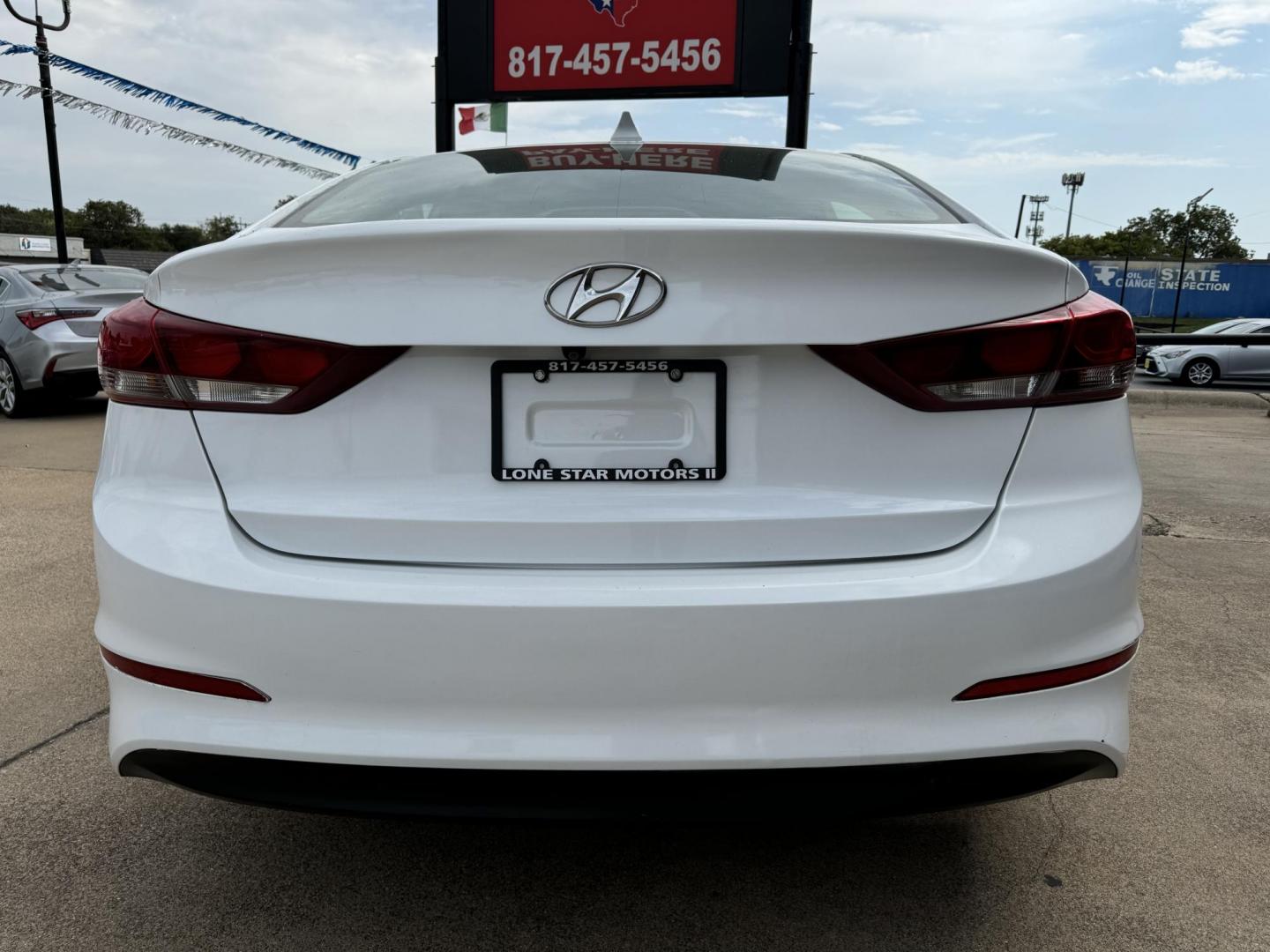 2017 WHITE /Beige HYUNDAI ELANTRA Limited 4dr Sedan (US) (5NPD84LF3HH) with an 2.0L I4 engine, Automatic 6-Speed transmission, located at 5900 E. Lancaster Ave., Fort Worth, TX, 76112, (817) 457-5456, 0.000000, 0.000000 - This is a 2017 Hyundai Elantra Limited 4dr Sedan that is in excellent condition. There are no dents or scratches. The interior is clean with no rips or tears or stains. All power windows, door locks and seats. Ice cold AC for those hot Texas summer days. It is equipped with a CD player, AM/FM radio, - Photo#5