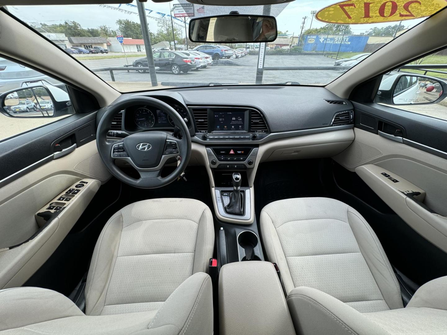 2017 WHITE /Beige HYUNDAI ELANTRA Limited 4dr Sedan (US) (5NPD84LF3HH) with an 2.0L I4 engine, Automatic 6-Speed transmission, located at 5900 E. Lancaster Ave., Fort Worth, TX, 76112, (817) 457-5456, 0.000000, 0.000000 - This is a 2017 Hyundai Elantra Limited 4dr Sedan that is in excellent condition. There are no dents or scratches. The interior is clean with no rips or tears or stains. All power windows, door locks and seats. Ice cold AC for those hot Texas summer days. It is equipped with a CD player, AM/FM radio, - Photo#18