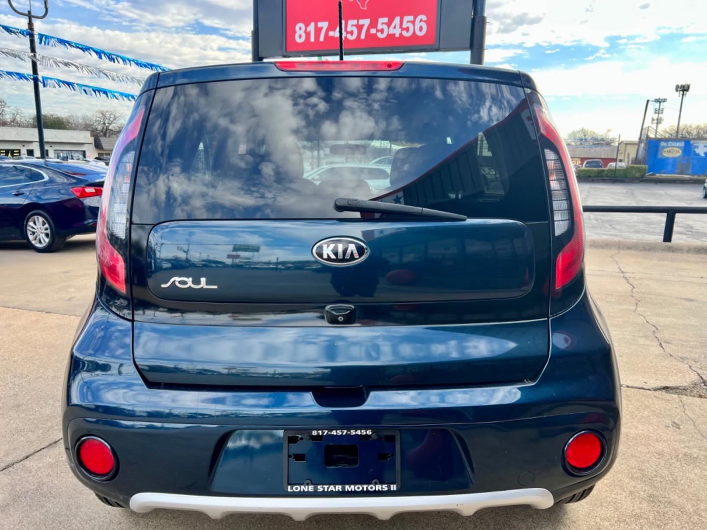 2018 BLUE /Gray KIA SOUL + 4dr Crossover (KNDJP3A55J7) with an 2.0L I4 engine, Automatic 6-Speed transmission, located at 5900 E. Lancaster Ave., Fort Worth, TX, 76112, (817) 457-5456, 0.000000, 0.000000 - This is a 2018 Kia Soul + 4dr Crossover that is in excellent condition. There are no dents or scratches. The interior is clean with no rips or tears or stains. All power windows, door locks and seats. Ice cold AC for those hot Texas summer days. It is equipped with a CD player, AM/FM radio, AUX port - Photo#4