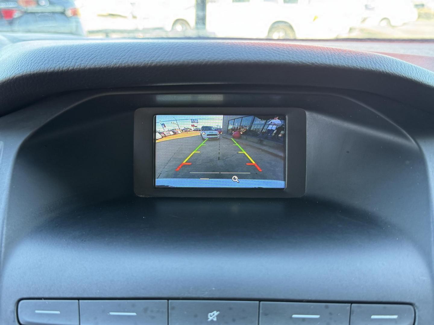 2018 WHITE /Gray FORD FOCUS SE 4dr Hatchback (1FADP3K25JL) with an 2.0L I4 engine, Automatic 6-Speed transmission, located at 5900 E. Lancaster Ave., Fort Worth, TX, 76112, (817) 457-5456, 0.000000, 0.000000 - This is a 2018 Ford Focus SE 4dr Hatchback that is in excellent condition. There are no dents or scratches. The interior is clean with no rips or tears or stains. All power windows, door locks and seats. Ice cold AC for those hot Texas summer days. It is equipped with a CD player, AM/FM radio, AUX p - Photo#19