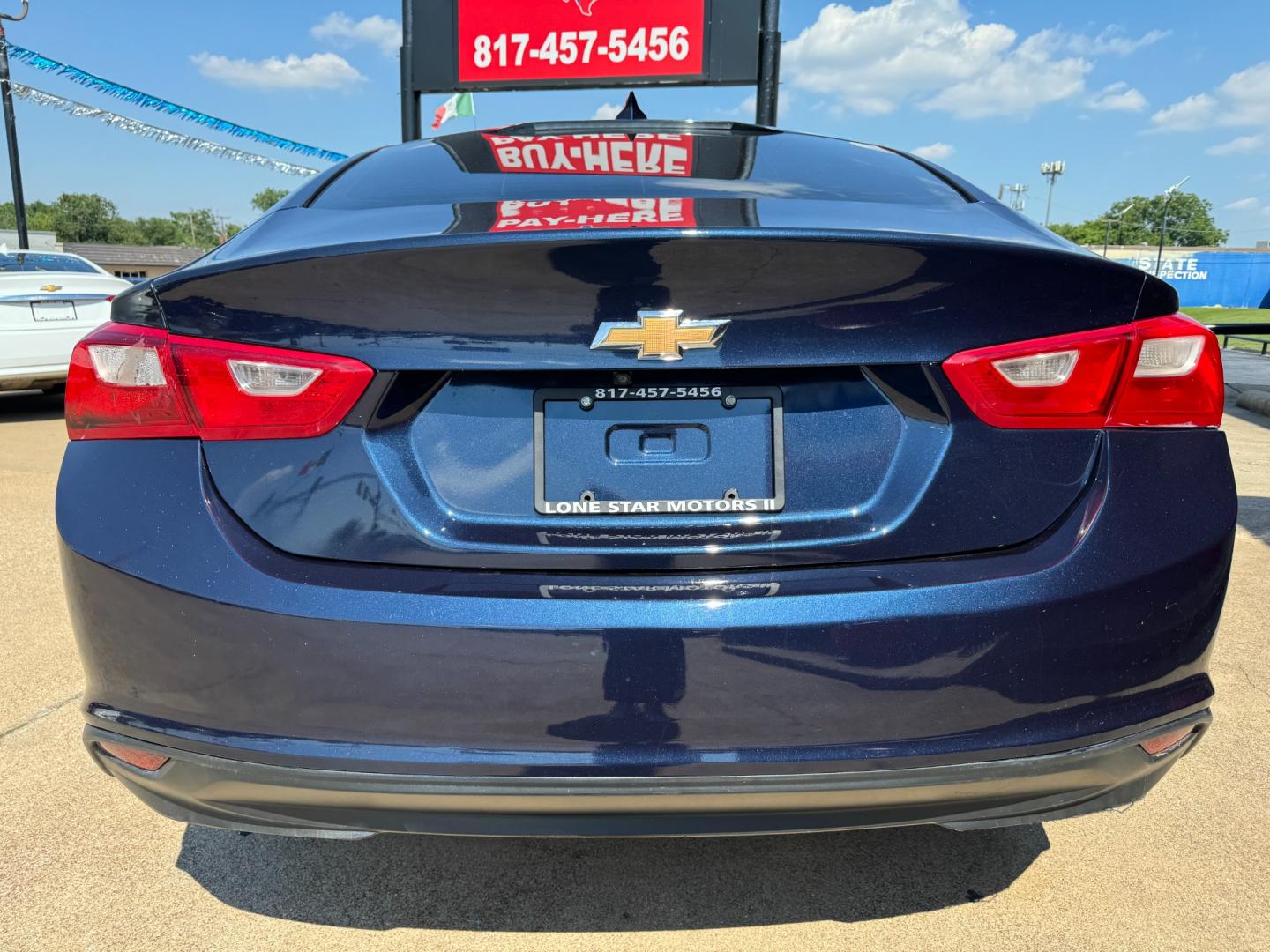 2018 BLUE /Gray CHEVROLET MALIBU LT 4dr Sedan (1G1ZD5ST5JF) with an 1.5L I4 Turbocharger engine, Automatic 6-Speed transmission, located at 5900 E. Lancaster Ave., Fort Worth, TX, 76112, (817) 457-5456, 0.000000, 0.000000 - This is a 2018 Chevrolet Malibu LT 4dr Sedan that is in excellent condition. There are no dents or scratches. The interior is clean with no rips or tears or stains. All power windows, door locks and seats. Ice cold AC for those hot Texas summer days. It is equipped with a CD player, AM/FM radio, AUX - Photo#4