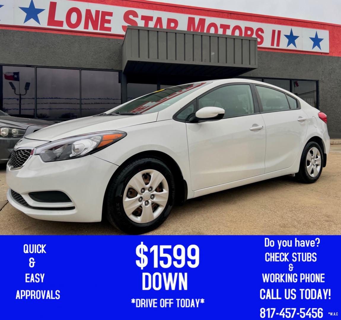 2016 WHITE /Gray KIA FORTE LX LX 4dr Sedan 6A (KNAFK4A65G5) with an 1.8L I4 engine, Automatic 6-Speed transmission, located at 5900 E. Lancaster Ave., Fort Worth, TX, 76112, (817) 457-5456, 0.000000, 0.000000 - This is a 2016 KIA FORTE LX 4 DOOR SEDAN that is in excellent condition. There are no dents or scratches. The interior is clean with no rips or tears or stains. All power windows, door locks and seats. Ice cold AC for those hot Texas summer days. It is equipped with a CD player, AM/FM radio, AUX por - Photo#0