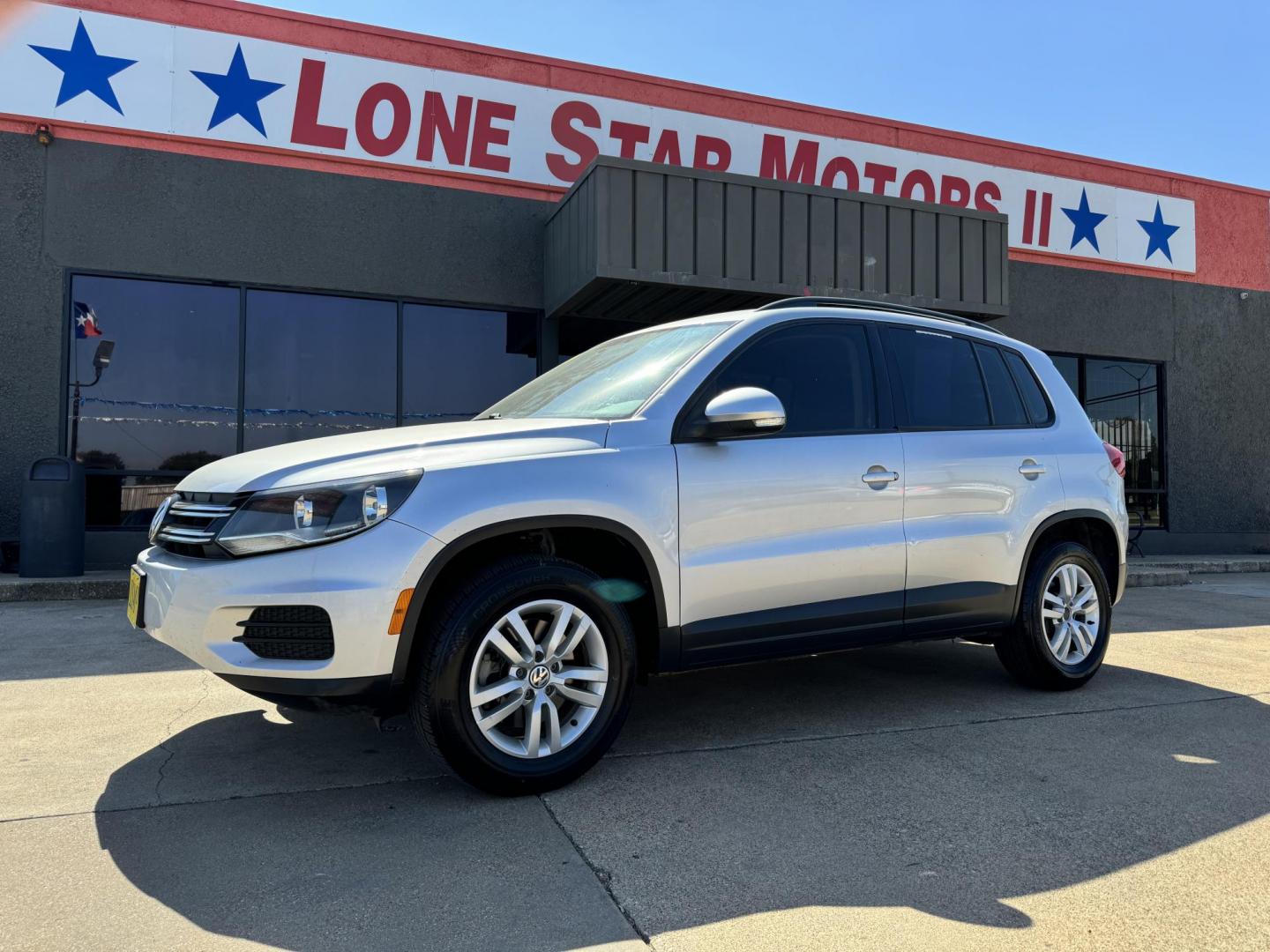 2015 SILVER VOLKSWAGEN TIGUAN S; SE; SEL; W (WVGAV7AX6FW) , located at 5900 E. Lancaster Ave., Fort Worth, TX, 76112, (817) 457-5456, 0.000000, 0.000000 - This is a 2015 VOLKSWAGEN TIGUAN 4 DR SUV that is in excellent condition. The interior is clean with no rips or tears or stains. All power windows, door locks and seats. Ice cold AC for those hot Texas summer days. It is equipped with a CD player, AM/FM radio, AUX port, Bluetooth connectivity and Si - Photo#2