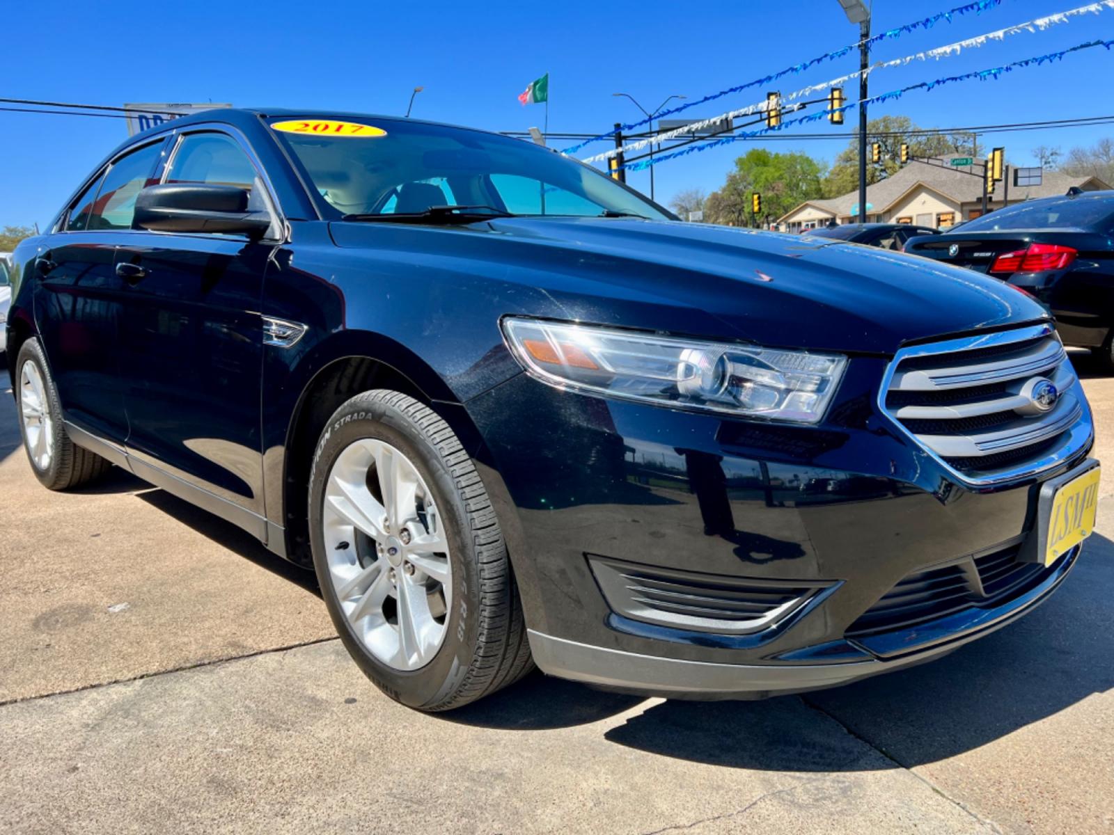 2017 BLACK FORD TAURUS (1FAHP2D81HG) , located at 5900 E. Lancaster Ave., Fort Worth, TX, 76112, (817) 457-5456, 0.000000, 0.000000 - This is a 2017 FORD TAURUS 4 DOOR SEDAN that is in excellent condition. There are no dents or scratches. The interior is clean with no rips or tears or stains. All power windows, door locks and seats. Ice cold AC for those hot Texas summer days. It is equipped with a CD player, AM/FM radio, AUX port - Photo #8