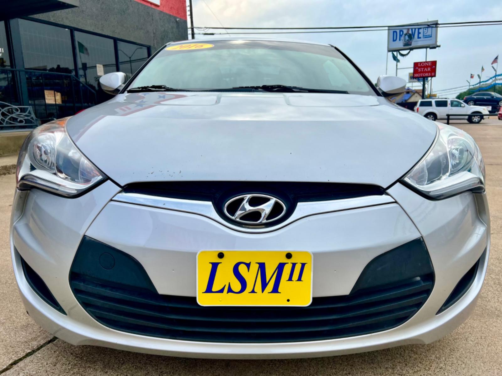 2016 SILVER HYUNDAI VELOSTER (KMHTC6AD7GU) , located at 5900 E. Lancaster Ave., Fort Worth, TX, 76112, (817) 457-5456, 0.000000, 0.000000 - Photo #2