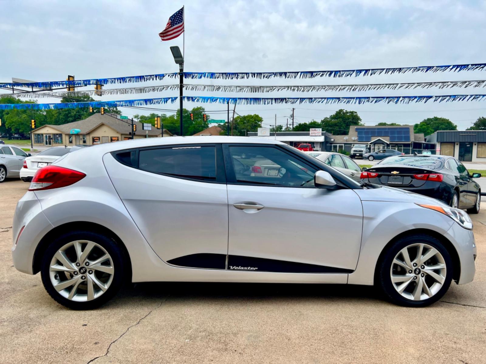 2016 SILVER HYUNDAI VELOSTER (KMHTC6AD7GU) , located at 5900 E. Lancaster Ave., Fort Worth, TX, 76112, (817) 457-5456, 0.000000, 0.000000 - Photo #7
