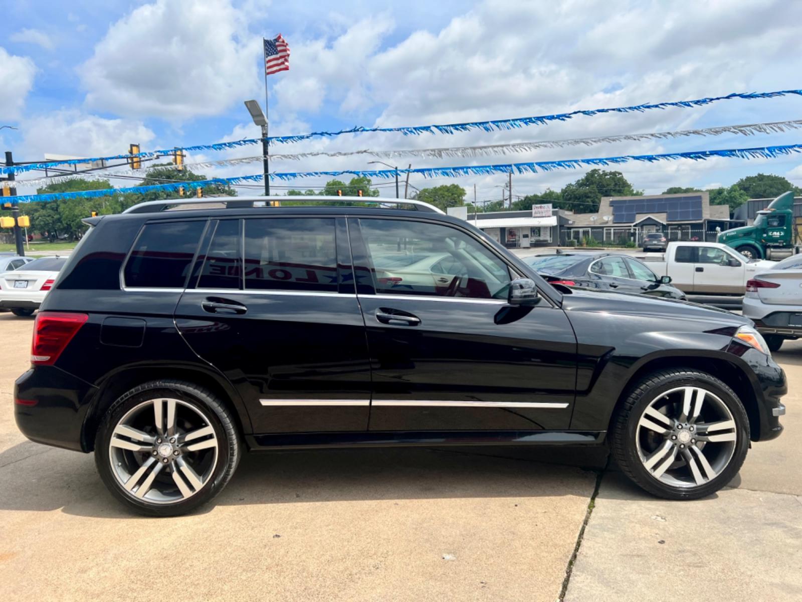 2013 BLACK MERCEDES-BENZ GLK-CLASS (WDCGG5HB1DG) , located at 5900 E. Lancaster Ave., Fort Worth, TX, 76112, (817) 457-5456, 0.000000, 0.000000 - Photo #7