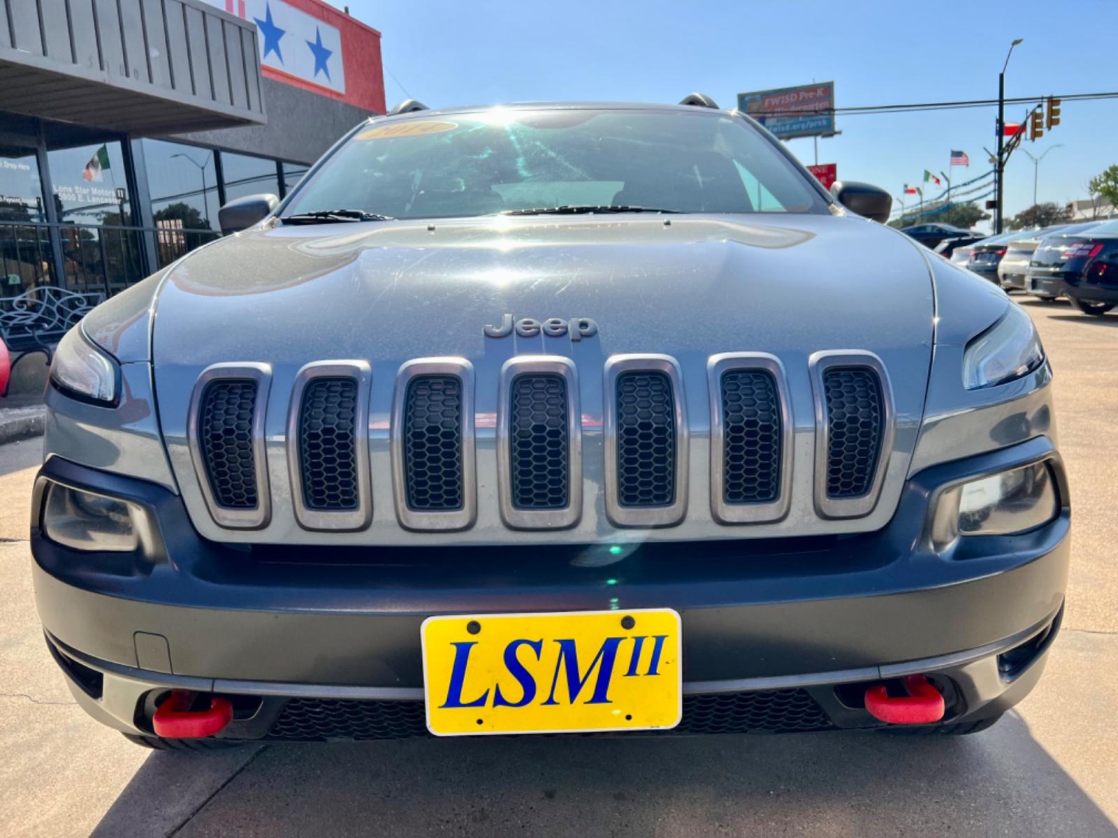 2014 GRAY JEEP CHEROKEE (1C4PJMBS1EW) , located at 5900 E. Lancaster Ave., Fort Worth, TX, 76112, (817) 457-5456, 0.000000, 0.000000 - This is a 2014 JEEP CHEROKEE 4 DOOR SUV that is in excellent condition. There are no dents or scratches. The interior is clean with no rips or tears or stains. All power windows, door locks and seats. Ice cold AC for those hot Texas summer days. It is equipped with a CD player, AM/FM radio, AUX port - Photo #2