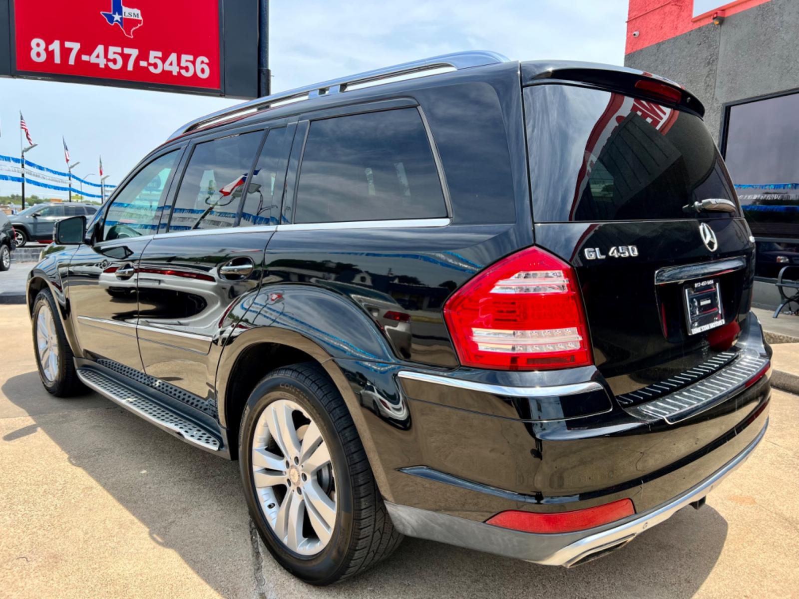 2012 BLACK MERCEDES-BENZ GL-CLASS (4JGBF7BE0CA) , located at 5900 E. Lancaster Ave., Fort Worth, TX, 76112, (817) 457-5456, 0.000000, 0.000000 - This is a 2012 MERCEDES-BENZ GL-CLASS 4 DOOR SUV that is in excellent condition. There are no dents or scratches. The interior is clean with no rips or tears or stains. All power windows, door locks and seats. Ice cold AC for those hot Texas summer days. It is equipped with a CD player, AM/FM radio, - Photo #4