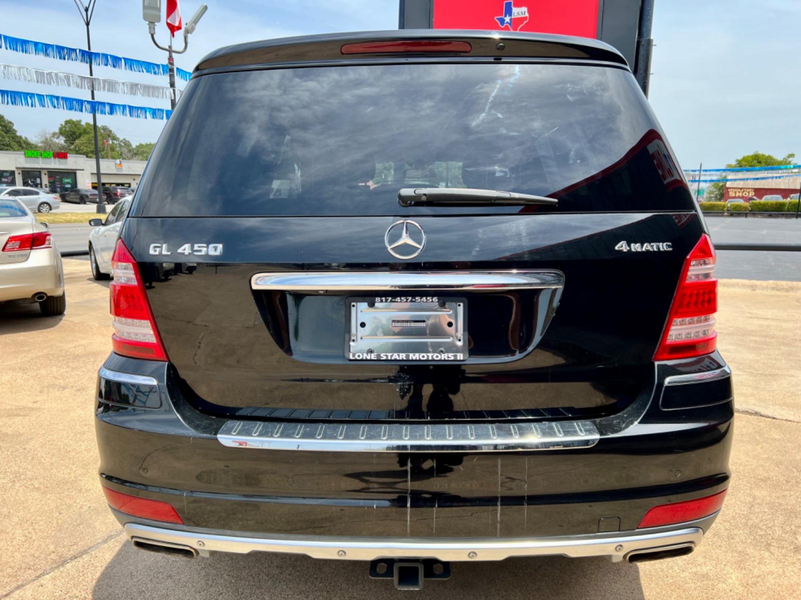 2012 BLACK MERCEDES-BENZ GL-CLASS (4JGBF7BE0CA) , located at 5900 E. Lancaster Ave., Fort Worth, TX, 76112, (817) 457-5456, 0.000000, 0.000000 - This is a 2012 MERCEDES-BENZ GL-CLASS 4 DOOR SUV that is in excellent condition. There are no dents or scratches. The interior is clean with no rips or tears or stains. All power windows, door locks and seats. Ice cold AC for those hot Texas summer days. It is equipped with a CD player, AM/FM radio, - Photo #5