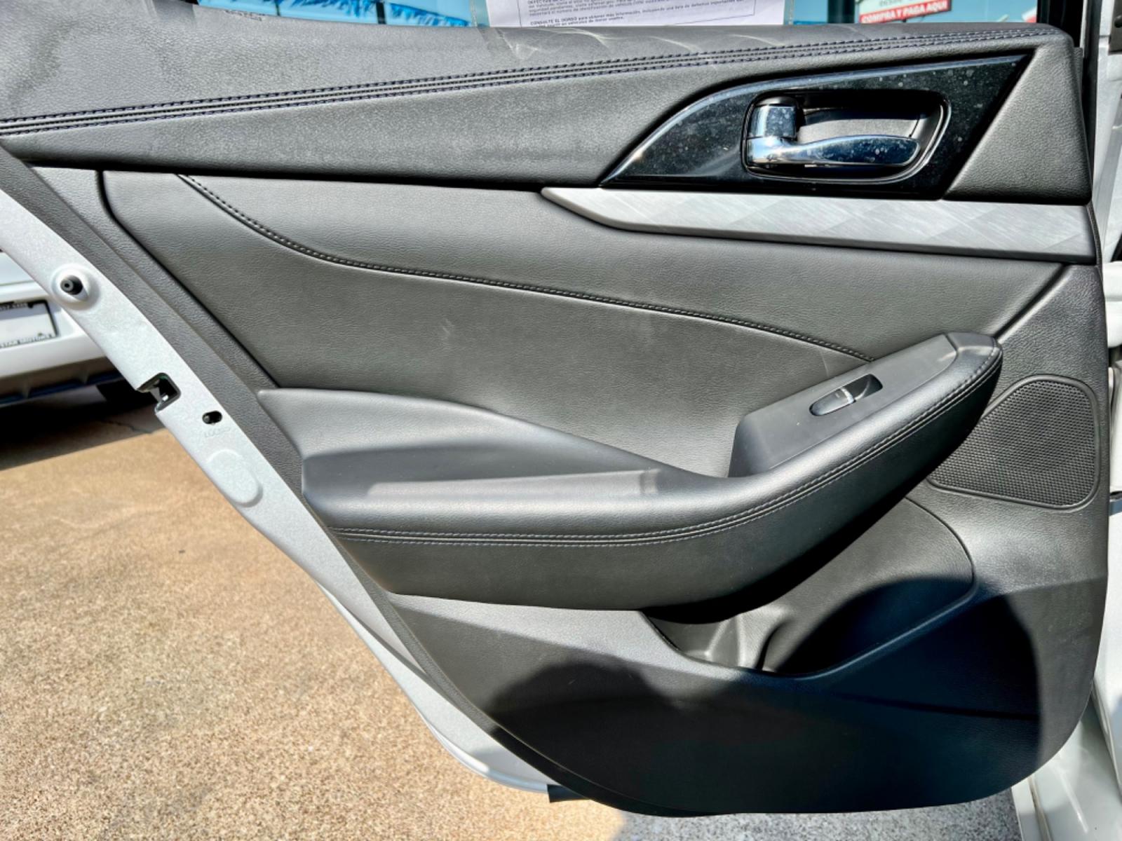 2017 SILVER NISSAN MAXIMA (1N4AA6AP4HC) , located at 5900 E. Lancaster Ave., Fort Worth, TX, 76112, (817) 457-5456, 0.000000, 0.000000 - This is a 2017 NISSAN MAXIMA 4 DOOR SEDAN that is in excellent condition. There are no dents or scratches. The interior is clean with no rips or tears or stains. All power windows, door locks and seats. Ice cold AC for those hot Texas summer days. It is equipped with a CD player, AM/FM radio, AUX po - Photo #11