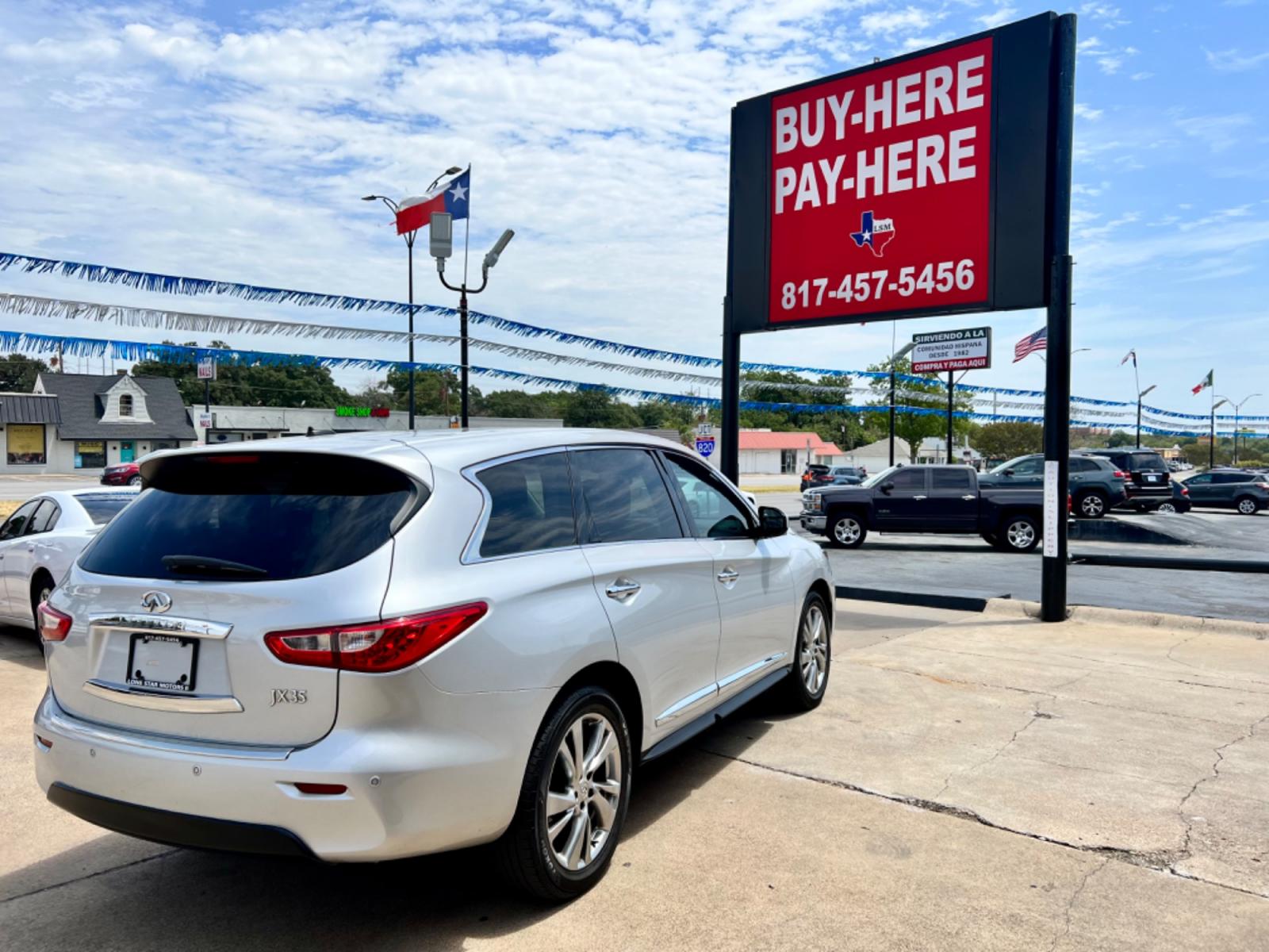 2013 SILVER INFINITI JX35 (5N1AL0MM3DC) , located at 5900 E. Lancaster Ave., Fort Worth, TX, 76112, (817) 457-5456, 0.000000, 0.000000 - This is a 2013 INFINITI JX35 4 DOOR SUV that is in excellent condition. There are no dents or scratches. The interior is clean with no rips or tears or stains. All power windows, door locks and seats. Ice cold AC for those hot Texas summer days. It is equipped with a CD player, AM/FM radio, AUX port - Photo #6