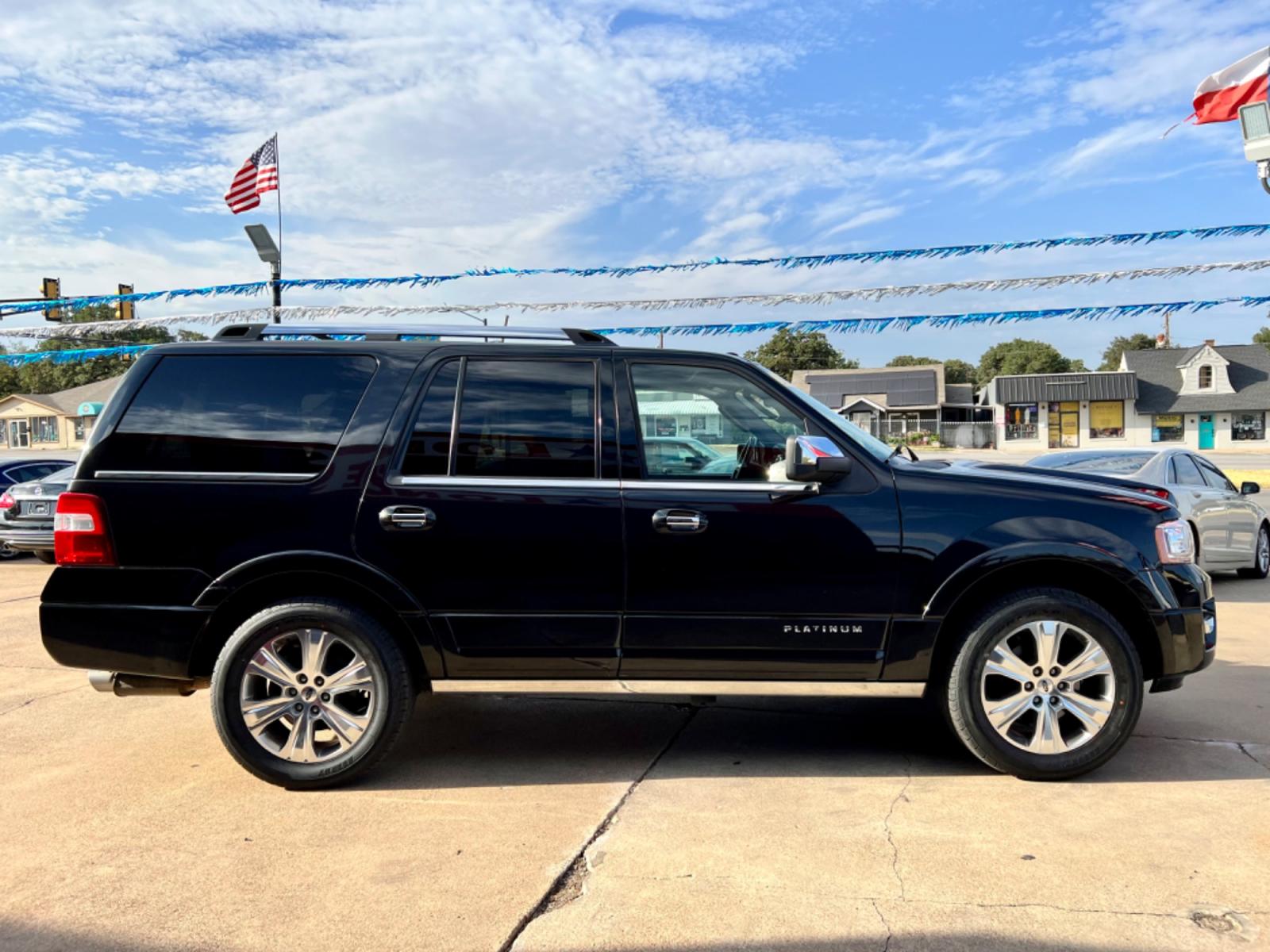 2015 BLACK FORD EXPEDITION (1FMJU1LTXFE) , located at 5900 E. Lancaster Ave., Fort Worth, TX, 76112, (817) 457-5456, 0.000000, 0.000000 - This is a 2015 FORD EXPEDITION 4 DOOR SUV that is in excellent condition. There are no dents or scratches. The interior is clean with no rips or tears or stains. All power windows, door locks and seats. Ice cold AC for those hot Texas summer days. It is equipped with a CD player, AM/FM radio, AUX po - Photo #7