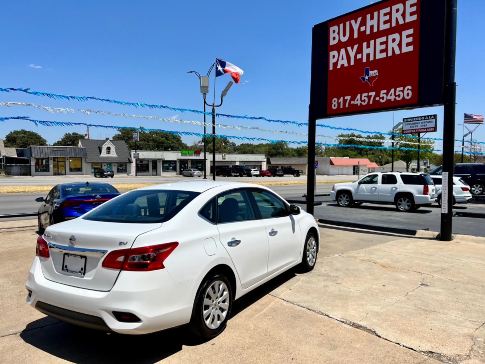 2017 WHITE NISSAN SENTRA (3N1AB7AP2HL) , located at 5900 E. Lancaster Ave., Fort Worth, TX, 76112, (817) 457-5456, 0.000000, 0.000000 - This is a 2017 NISSAN SENTRA 4 DOOR SEDAN that is in excellent condition. There are no dents or scratches. The interior is clean with no rips or tears or stains. All power windows, door locks and seats. Ice cold AC for those hot Texas summer days. It is equipped with a CD player, AM/FM radio, AUX po - Photo #6