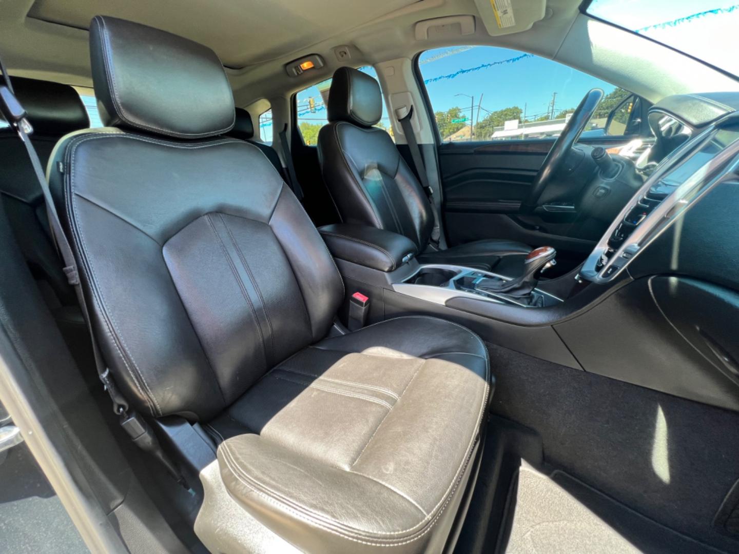 2014 GRAY CADILLAC SRX (3GYFNEE37ES) , located at 5900 E. Lancaster Ave., Fort Worth, TX, 76112, (817) 457-5456, 0.000000, 0.000000 - This is a 2014 CADILLAC SRX 4 DOOR SUV that is in excellent condition. There are no dents or scratches. The interior is clean with no rips or tears or stains. All power windows, door locks and seats. Ice cold AC for those hot Texas summer days. It is equipped with a CD player, AM/FM radio, AUX port, - Photo#16