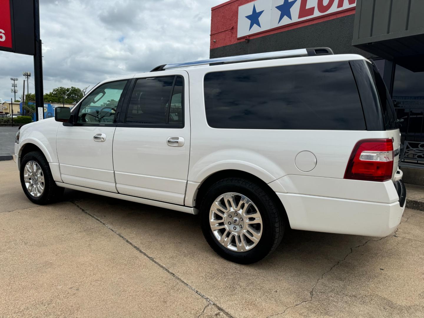 2014 WHITE FORD EXPEDITION EL (1FMJK1K5XEE) , located at 5900 E. Lancaster Ave., Fort Worth, TX, 76112, (817) 457-5456, 0.000000, 0.000000 - This is a 2014 FORD EXPEDITION EL 4 DOOR SUV that is in excellent condition. There are no dents or scratches. The interior is clean with no rips or tears or stains. All power windows, door locks and seats. Ice cold AC for those hot Texas summer days. It is equipped with a CD player, AM/FM radio, AUX - Photo#7