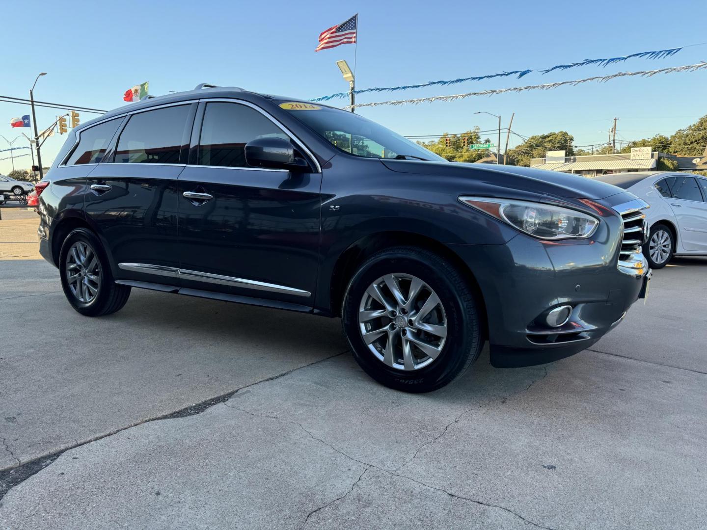 2014 GRAY INFINITI QX60 (5N1AL0MN1EC) , located at 5900 E. Lancaster Ave., Fort Worth, TX, 76112, (817) 457-5456, 0.000000, 0.000000 - This is a 2014 INFINITI QX60 4 DOOR SUV that is in excellent condition. There are no dents or scratches. The interior is clean with no rips or tears or stains. All power windows, door locks and seats. Ice cold AC for those hot Texas summer days. It is equipped with a CD player, AM/FM radio, AUX port - Photo#3