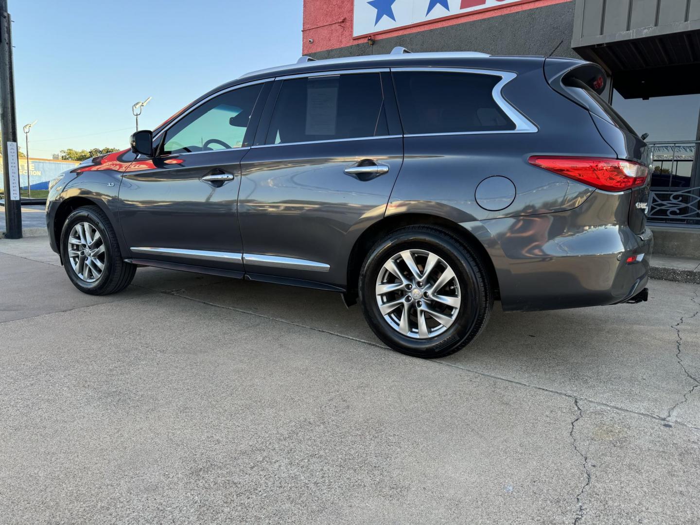 2014 GRAY INFINITI QX60 (5N1AL0MN1EC) , located at 5900 E. Lancaster Ave., Fort Worth, TX, 76112, (817) 457-5456, 0.000000, 0.000000 - This is a 2014 INFINITI QX60 4 DOOR SUV that is in excellent condition. There are no dents or scratches. The interior is clean with no rips or tears or stains. All power windows, door locks and seats. Ice cold AC for those hot Texas summer days. It is equipped with a CD player, AM/FM radio, AUX port - Photo#7