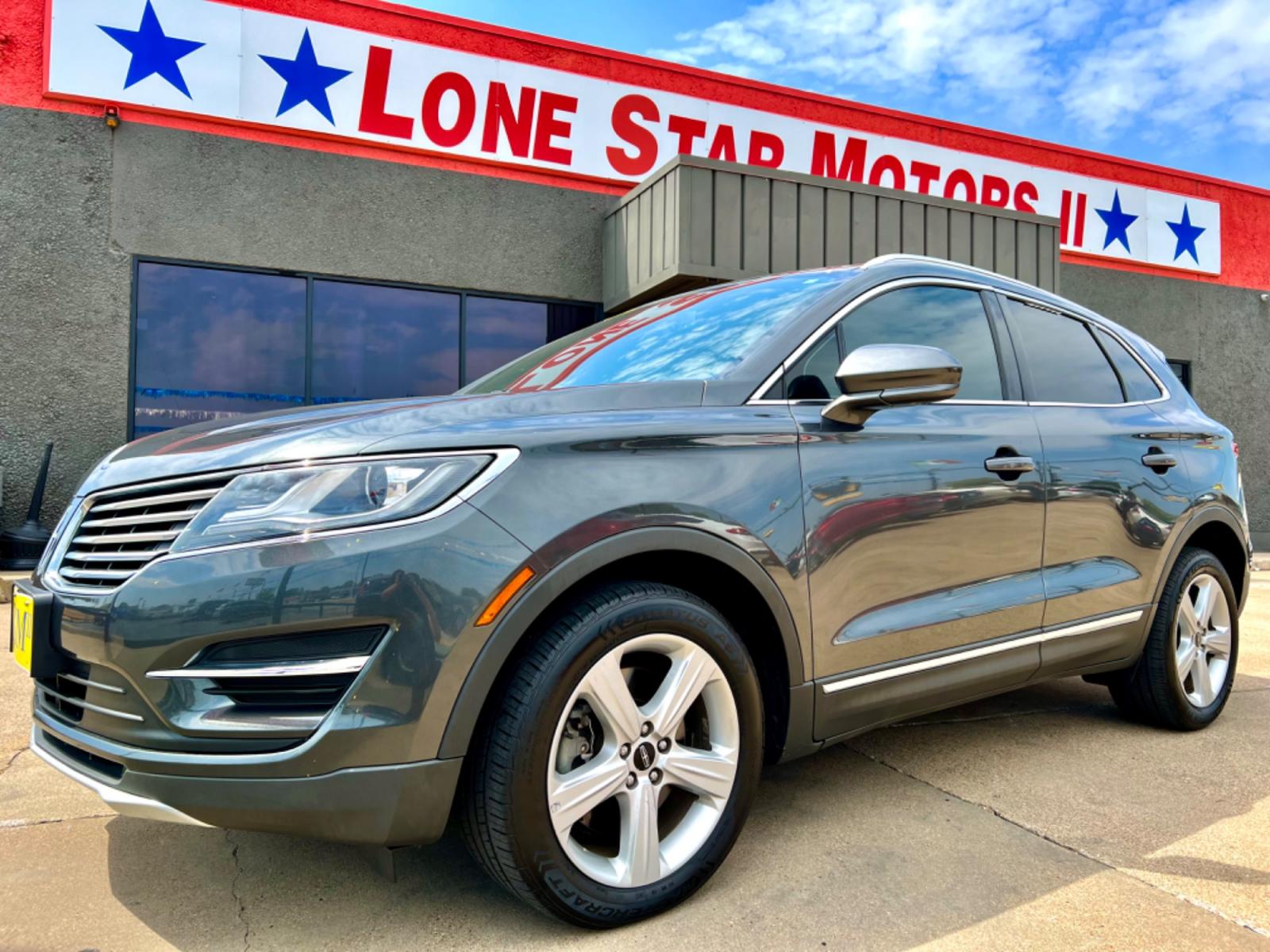 2017 GRAY LINCOLN MKC PREMIER (5LMCJ1D90HU) , located at 5900 E. Lancaster Ave., Fort Worth, TX, 76112, (817) 457-5456, 0.000000, 0.000000 - This is a 2017 LINCOLN MKC PREMIER 4 DOOR SUV that is in excellent condition. There are no dents or scratches. The interior is clean with no rips or tears or stains. All power windows, door locks and seats. Ice cold AC for those hot Texas summer days. It is equipped with a CD player, AM/FM radio, AU - Photo #1