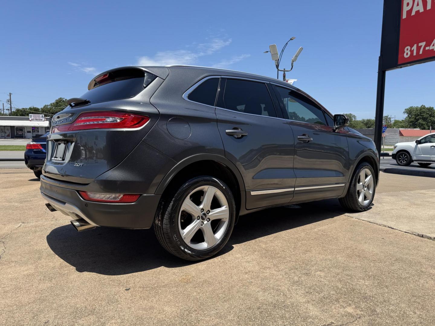 2017 GRAY LINCOLN MKC PREMIER (5LMCJ1D90HU) , located at 5900 E. Lancaster Ave., Fort Worth, TX, 76112, (817) 457-5456, 0.000000, 0.000000 - Step into luxury with this 2017 Lincoln MKC Premier, where comfort and technology come together in a sleek, compact SUV. This vehicle is loaded with premium features designed to make every drive enjoyable. Push to Start Leather Interior Heated Front Seats Backup Camera Dual-Zone Climate - Photo#3