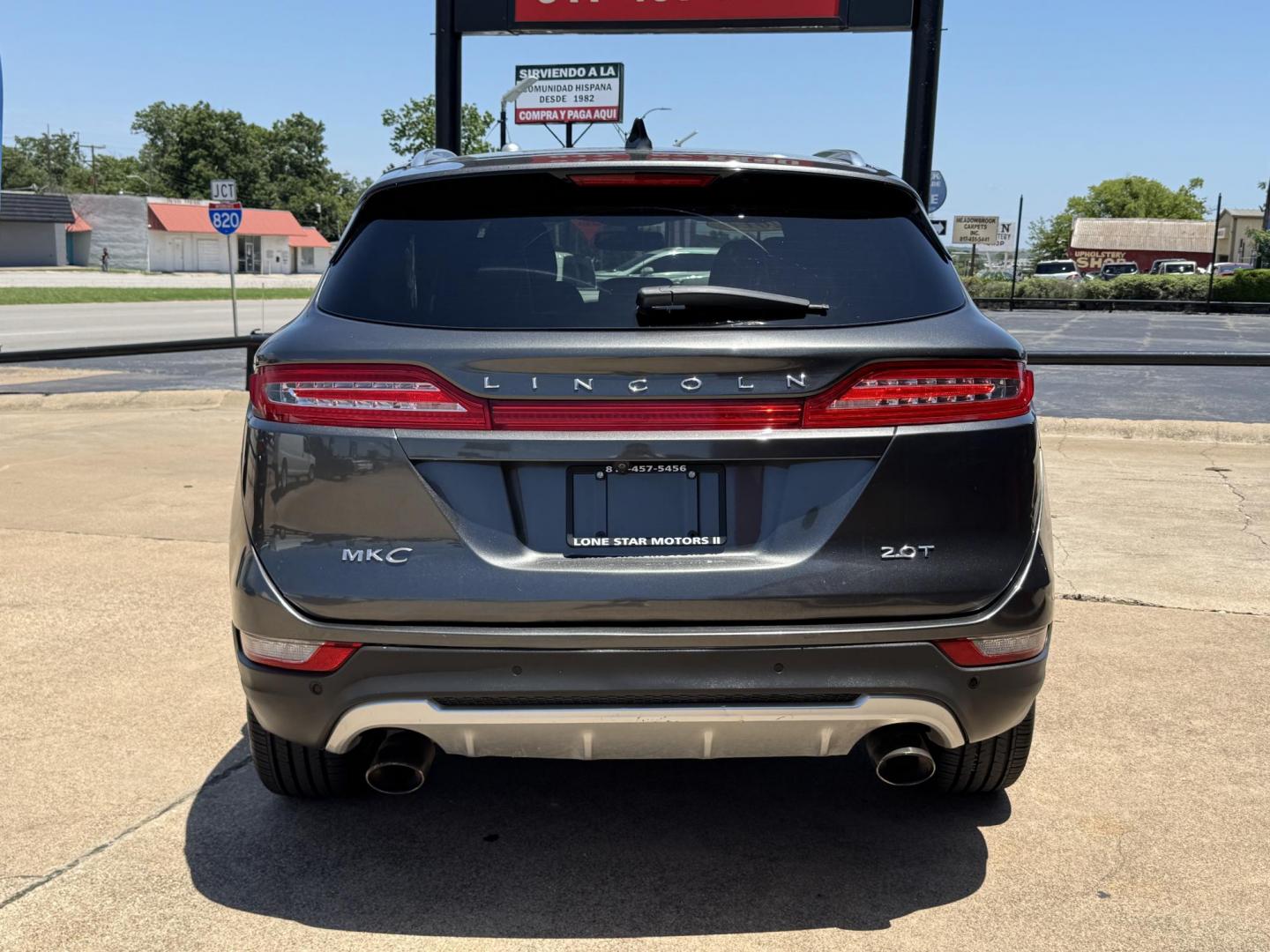 2017 GRAY LINCOLN MKC PREMIER (5LMCJ1D90HU) , located at 5900 E. Lancaster Ave., Fort Worth, TX, 76112, (817) 457-5456, 0.000000, 0.000000 - Step into luxury with this 2017 Lincoln MKC Premier, where comfort and technology come together in a sleek, compact SUV. This vehicle is loaded with premium features designed to make every drive enjoyable. Push to Start Leather Interior Heated Front Seats Backup Camera Dual-Zone Climate - Photo#4