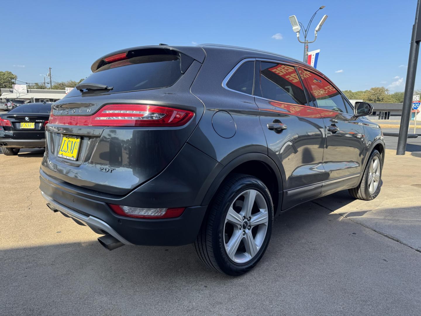 2017 GRAY LINCOLN MKC PREMIER (5LMCJ1D90HU) , located at 5900 E. Lancaster Ave., Fort Worth, TX, 76112, (817) 457-5456, 0.000000, 0.000000 - Step into luxury with this 2017 Lincoln MKC Premier, where comfort and technology come together in a sleek, compact SUV. This vehicle is loaded with premium features designed to make every drive enjoyable. Push to Start Leather Interior Heated Front Seats Backup Camera Dual-Zone Climate- Photo#3