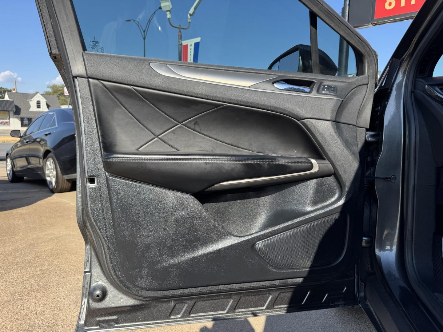 2017 GRAY LINCOLN MKC PREMIER (5LMCJ1D90HU) , located at 5900 E. Lancaster Ave., Fort Worth, TX, 76112, (817) 457-5456, 0.000000, 0.000000 - Step into luxury with this 2017 Lincoln MKC Premier, where comfort and technology come together in a sleek, compact SUV. This vehicle is loaded with premium features designed to make every drive enjoyable. Push to Start Leather Interior Heated Front Seats Backup Camera Dual-Zone Climate- Photo#7