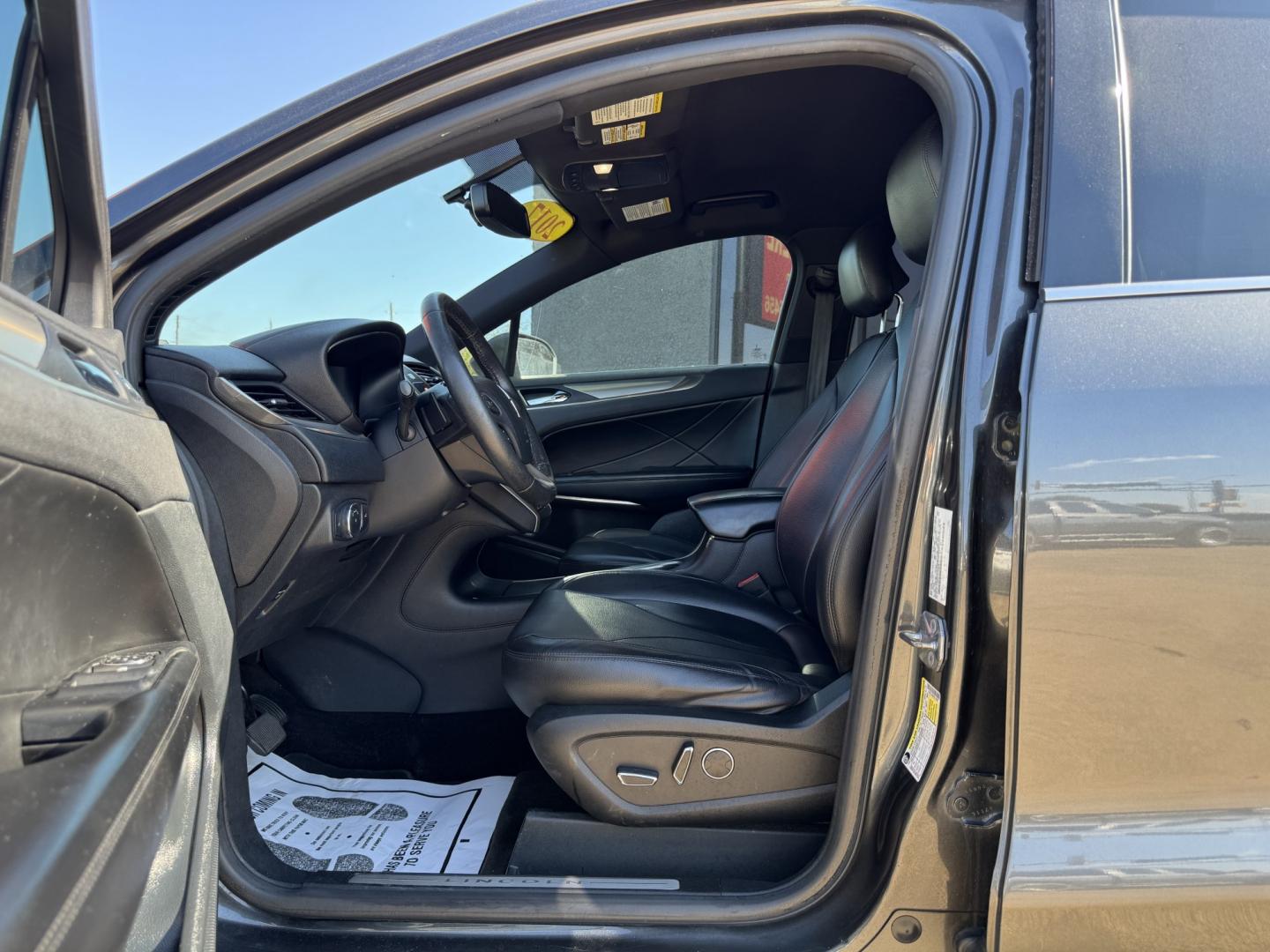2017 GRAY LINCOLN MKC PREMIER (5LMCJ1D90HU) , located at 5900 E. Lancaster Ave., Fort Worth, TX, 76112, (817) 457-5456, 0.000000, 0.000000 - Step into luxury with this 2017 Lincoln MKC Premier, where comfort and technology come together in a sleek, compact SUV. This vehicle is loaded with premium features designed to make every drive enjoyable. Push to Start Leather Interior Heated Front Seats Backup Camera Dual-Zone Climate- Photo#8