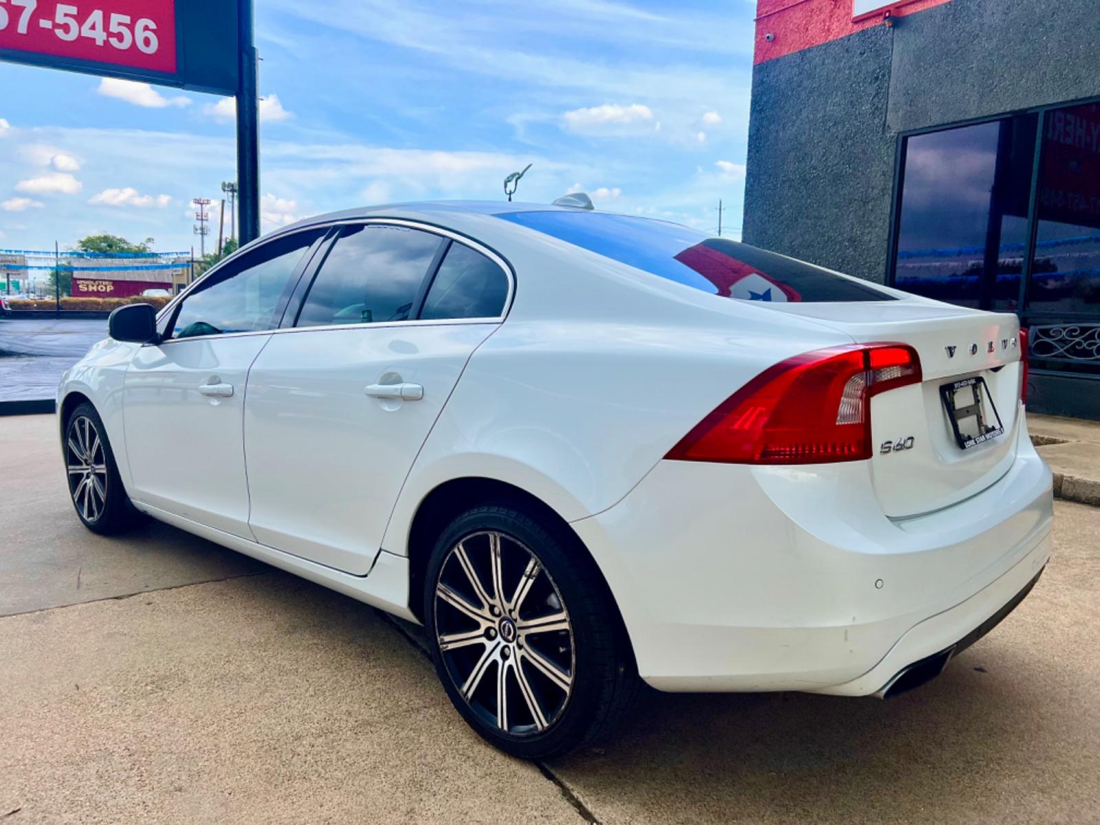 2014 WHITE VOLVO S60 T5 (YV1612FS1E2) , located at 5900 E. Lancaster Ave., Fort Worth, TX, 76112, (817) 457-5456, 0.000000, 0.000000 - This is a 2014 VOLVO S60 T5 4 DOOR SEDAN that is in excellent condition. There are no dents or scratches. The interior is clean with no rips or tears or stains. All power windows, door locks and seats. Ice cold AC for those hot Texas summer days. It is equipped with a CD player, AM/FM radio, AUX por - Photo #4