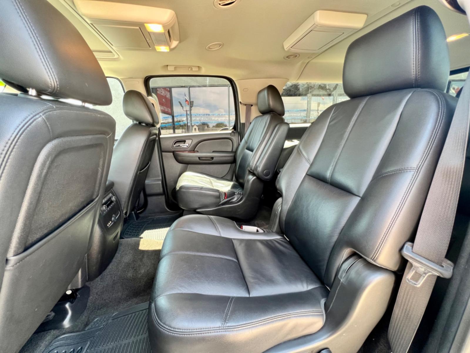 2013 SILVER GMC YUKON XL SLT1 (1GKS2KE78DR) , located at 5900 E. Lancaster Ave., Fort Worth, TX, 76112, (817) 457-5456, 0.000000, 0.000000 - This is a 2013 GMC YUKON XL SLT1 4 DOOR SUV that is in excellent condition. There are no dents or scratches. The interior is clean with no rips or tears or stains. All power windows, door locks and seats. Ice cold AC for those hot Texas summer days. It is equipped with a CD player, AM/FM radio, AUX - Photo #12