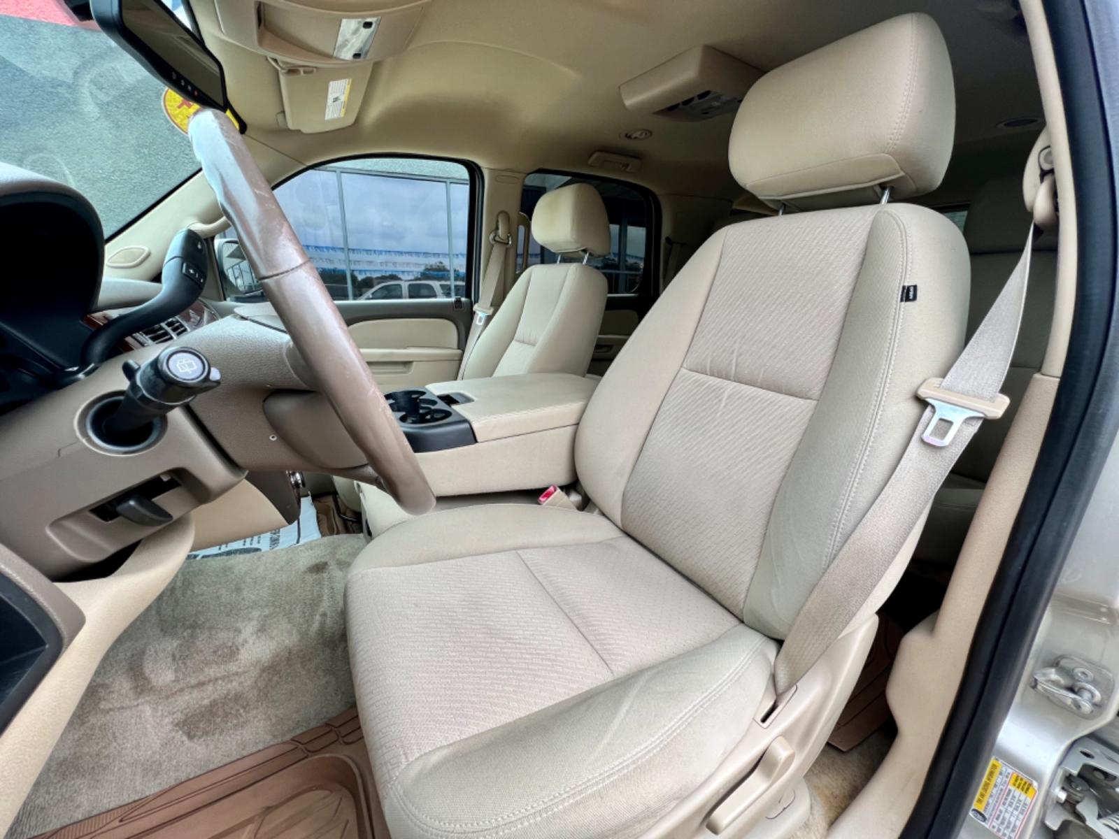 2014 GOLD CHEVROLET TAHOE LS (1GNSCAE04ER) , located at 5900 E. Lancaster Ave., Fort Worth, TX, 76112, (817) 457-5456, 0.000000, 0.000000 - This is a 2014 CHEVROLET TAHOE LS 4 DOOR SUV that is in excellent condition. There are no dents or scratches. The interior is clean with no rips or tears or stains. All power windows, door locks and seats. Ice cold AC for those hot Texas summer days. It is equipped with a CD player, AM/FM radio, AUX - Photo #10