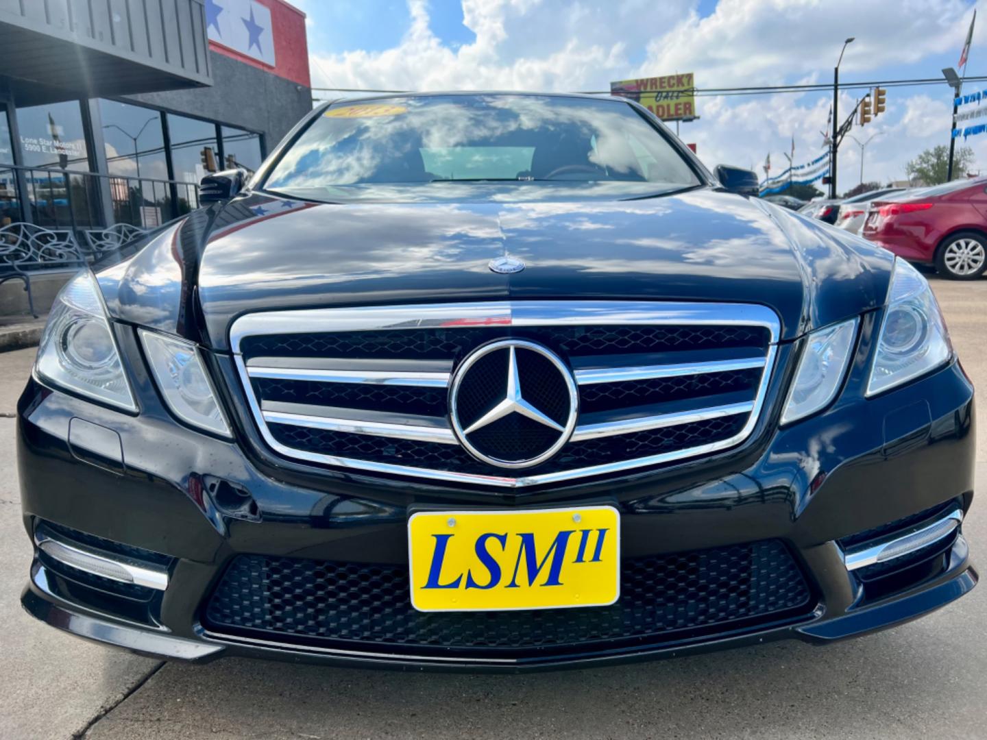 2013 BLACK MERCEDES-BENZ E-CLASS E350 (WDDHF5KB0DA) , located at 5900 E. Lancaster Ave., Fort Worth, TX, 76112, (817) 457-5456, 0.000000, 0.000000 - This is a 2013 MERCEDES-BENZ E-CLASS E350 4 DOOR SEDAN that is in excellent condition. There are no dents or scratches. The interior is clean with no rips or tears or stains. All power windows, door locks and seats. Ice cold AC for those hot Texas summer days. It is equipped with a CD player, AM/FM - Photo#2