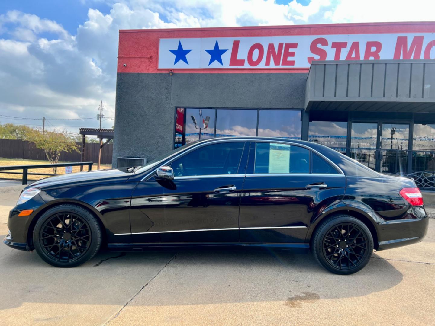 2013 BLACK MERCEDES-BENZ E-CLASS E350 (WDDHF5KB0DA) , located at 5900 E. Lancaster Ave., Fort Worth, TX, 76112, (817) 457-5456, 0.000000, 0.000000 - This is a 2013 MERCEDES-BENZ E-CLASS E350 4 DOOR SEDAN that is in excellent condition. There are no dents or scratches. The interior is clean with no rips or tears or stains. All power windows, door locks and seats. Ice cold AC for those hot Texas summer days. It is equipped with a CD player, AM/FM - Photo#3