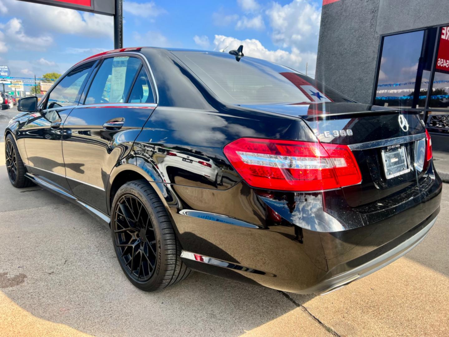 2013 BLACK MERCEDES-BENZ E-CLASS E350 (WDDHF5KB0DA) , located at 5900 E. Lancaster Ave., Fort Worth, TX, 76112, (817) 457-5456, 0.000000, 0.000000 - This is a 2013 MERCEDES-BENZ E-CLASS E350 4 DOOR SEDAN that is in excellent condition. There are no dents or scratches. The interior is clean with no rips or tears or stains. All power windows, door locks and seats. Ice cold AC for those hot Texas summer days. It is equipped with a CD player, AM/FM - Photo#4