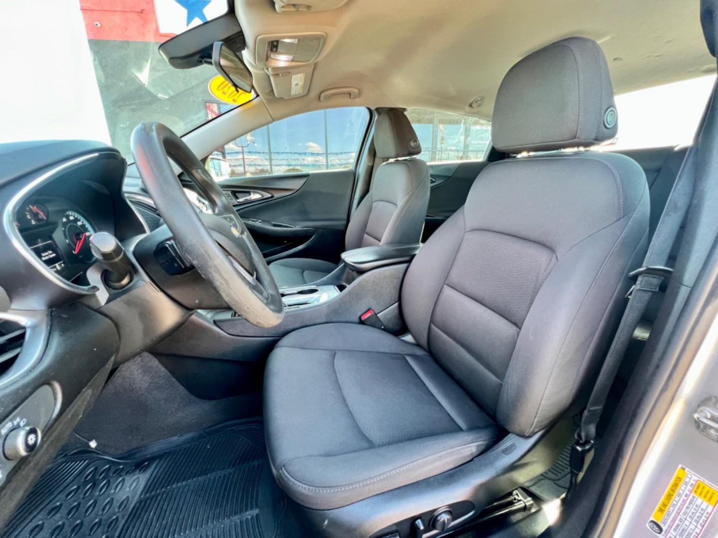 2020 SILVER CHEVROLET MALIBU LT (1LT) (1G1ZD5STXLF) , located at 5900 E. Lancaster Ave., Fort Worth, TX, 76112, (817) 457-5456, 0.000000, 0.000000 - This is a 2020 CHEVROLET MALIBU LT (1LT) 4 DOOR SEDAN that is in excellent condition. There are no dents or scratches. The interior is clean with no rips or tears or stains. All power windows, door locks and seats. Ice cold AC for those hot Texas summer days. It is equipped with a CD player, AM/FM r - Photo#10