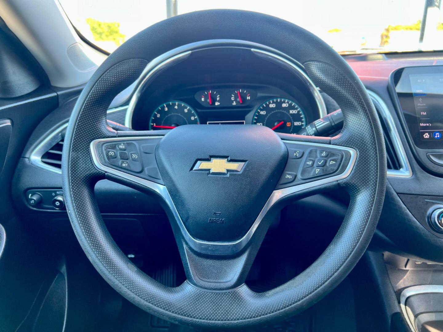 2020 SILVER CHEVROLET MALIBU LT (1LT) (1G1ZD5STXLF) , located at 5900 E. Lancaster Ave., Fort Worth, TX, 76112, (817) 457-5456, 0.000000, 0.000000 - This is a 2020 CHEVROLET MALIBU LT (1LT) 4 DOOR SEDAN that is in excellent condition. There are no dents or scratches. The interior is clean with no rips or tears or stains. All power windows, door locks and seats. Ice cold AC for those hot Texas summer days. It is equipped with a CD player, AM/FM r - Photo#19