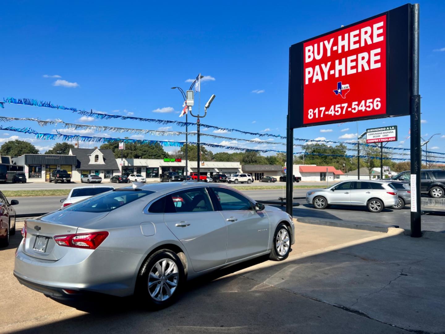 2020 SILVER CHEVROLET MALIBU LT (1LT) (1G1ZD5STXLF) , located at 5900 E. Lancaster Ave., Fort Worth, TX, 76112, (817) 457-5456, 0.000000, 0.000000 - This is a 2020 CHEVROLET MALIBU LT (1LT) 4 DOOR SEDAN that is in excellent condition. There are no dents or scratches. The interior is clean with no rips or tears or stains. All power windows, door locks and seats. Ice cold AC for those hot Texas summer days. It is equipped with a CD player, AM/FM r - Photo#6