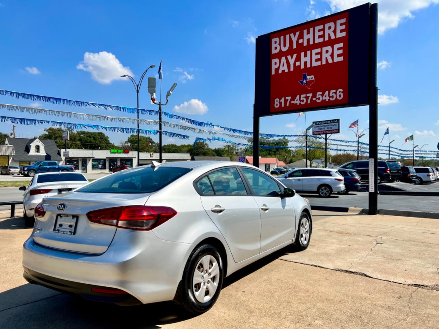 2017 GRAY KIA FORTE LX (3KPFK4A77HE) , located at 5900 E. Lancaster Ave., Fort Worth, TX, 76112, (817) 457-5456, 0.000000, 0.000000 - This is a 2017 KIA FORTE LX 4 DOOR SEDAN that is in excellent condition. There are no dents or scratches. The interior is clean with no rips or tears or stains. All power windows, door locks and seats. Ice cold AC for those hot Texas summer days. It is equipped with a CD player, AM/FM radio, AUX por - Photo#6