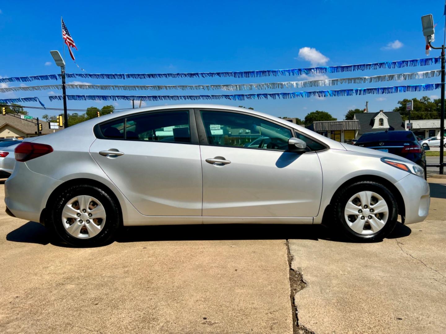 2017 GRAY KIA FORTE LX (3KPFK4A77HE) , located at 5900 E. Lancaster Ave., Fort Worth, TX, 76112, (817) 457-5456, 0.000000, 0.000000 - This is a 2017 KIA FORTE LX 4 DOOR SEDAN that is in excellent condition. There are no dents or scratches. The interior is clean with no rips or tears or stains. All power windows, door locks and seats. Ice cold AC for those hot Texas summer days. It is equipped with a CD player, AM/FM radio, AUX por - Photo#7