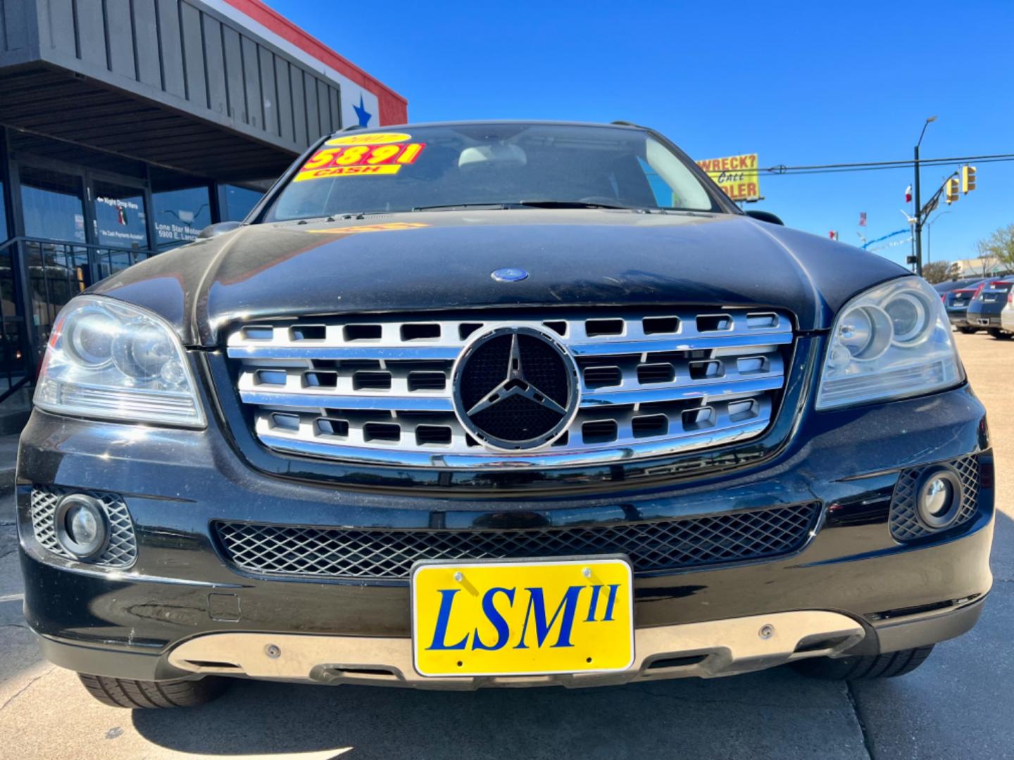 2007 BLACK MERCEDES-BENZ M-CLASS (4JGBB75E07A) , located at 5900 E. Lancaster Ave., Fort Worth, TX, 76112, (817) 457-5456, 0.000000, 0.000000 - CASH CAR ONLY, NO FINANCING AVAILABLE. THIS 2007 MERCEDES-BENZ M-CLASS 4 DOOR SUV RUNS AND DRIVES GREAT. IT IS EQUIPPED WITH A CD PLAYER, AM/FM RADIO AND AN AUX PORT. THE TIRES ARE IN GOOD CONDITION AND STILL HAVE TREAD LEFT ON THEM. THIS CAR WILL NOT LAST SO ACT FAST! Call or text Frances at - Photo#2