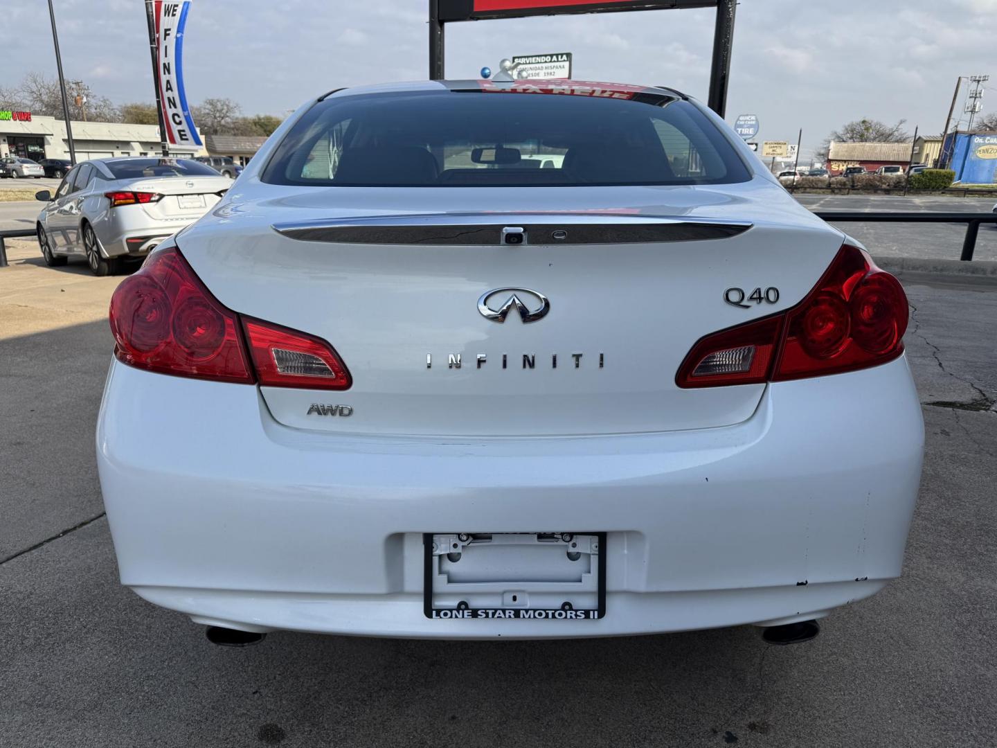 2015 WHITE INFINITI Q40 BASE (JN1CV6AR0FM) , located at 5900 E. Lancaster Ave., Fort Worth, TX, 76112, (817) 457-5456, 0.000000, 0.000000 - This is a 2015 INFINITI Q40 BASE 4 DOOR SEDAN that is in excellent condition. There are no dents or scratches. The interior is clean with no rips or tears or stains. All power windows, door locks and seats. Ice cold AC for those hot Texas summer days. It is equipped with a CD player, AM/FM radio, AU - Photo#4