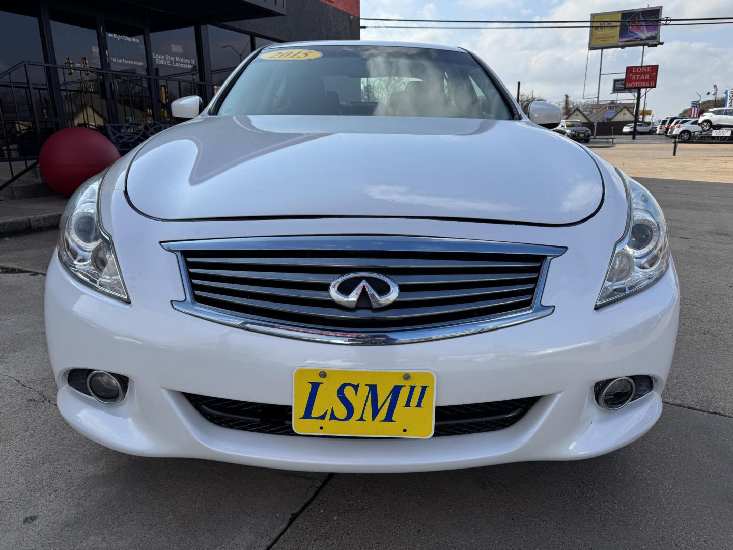 2015 WHITE INFINITI Q40 BASE (JN1CV6AR0FM) , located at 5900 E. Lancaster Ave., Fort Worth, TX, 76112, (817) 457-5456, 0.000000, 0.000000 - This is a 2015 INFINITI Q40 BASE 4 DOOR SEDAN that is in excellent condition. There are no dents or scratches. The interior is clean with no rips or tears or stains. All power windows, door locks and seats. Ice cold AC for those hot Texas summer days. It is equipped with a CD player, AM/FM radio, AU - Photo#1