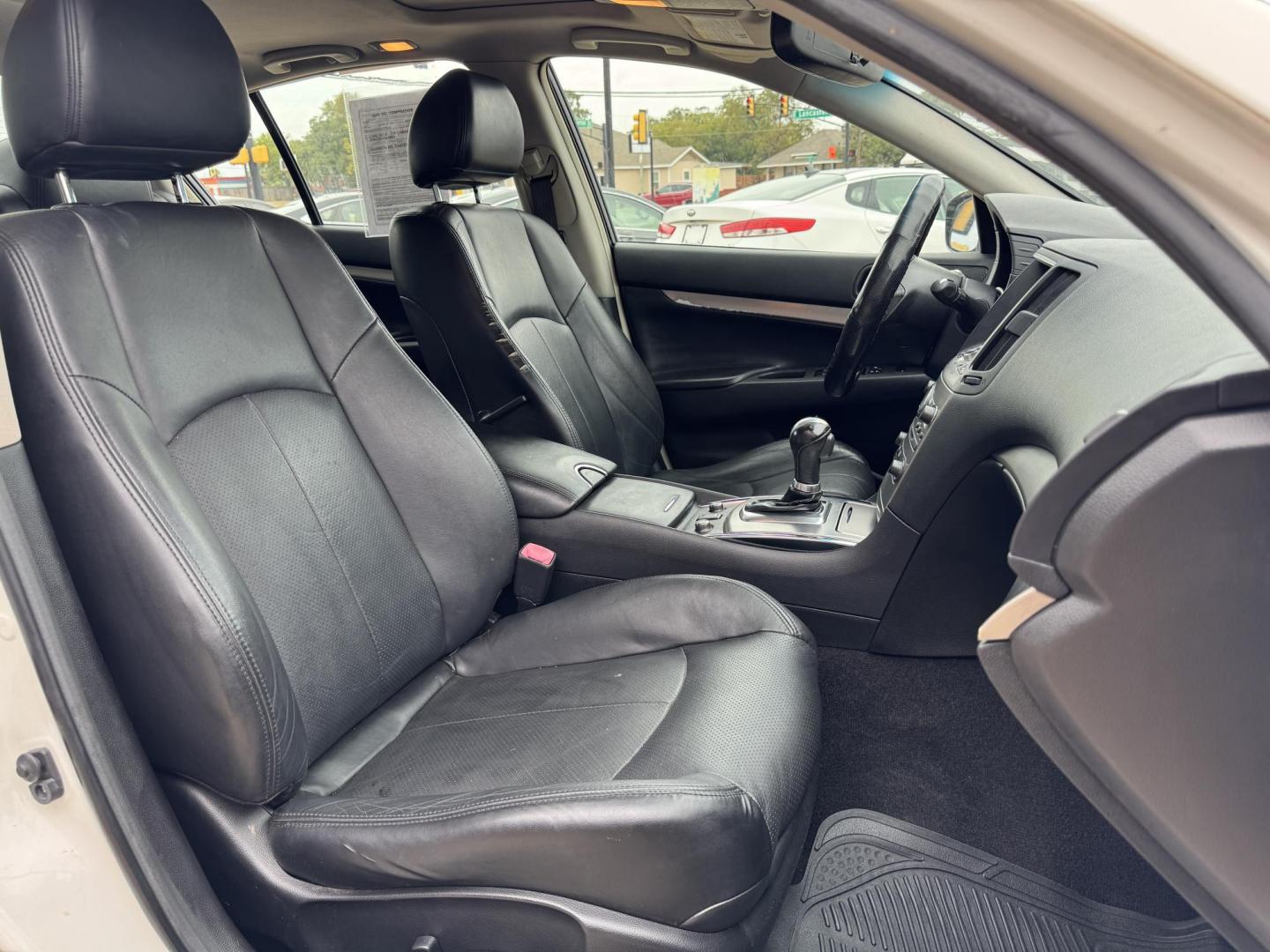 2015 WHITE /BLACK INFINITI Q40 BASE (JN1CV6AR0FM) , located at 5900 E. Lancaster Ave., Fort Worth, TX, 76112, (817) 457-5456, 0.000000, 0.000000 - Apply for financing today! CALL OR TEXT Byron at 817-966-5010 CALL OR TEXT Marco at 682-558-2178 se habla espanol! - Photo#16